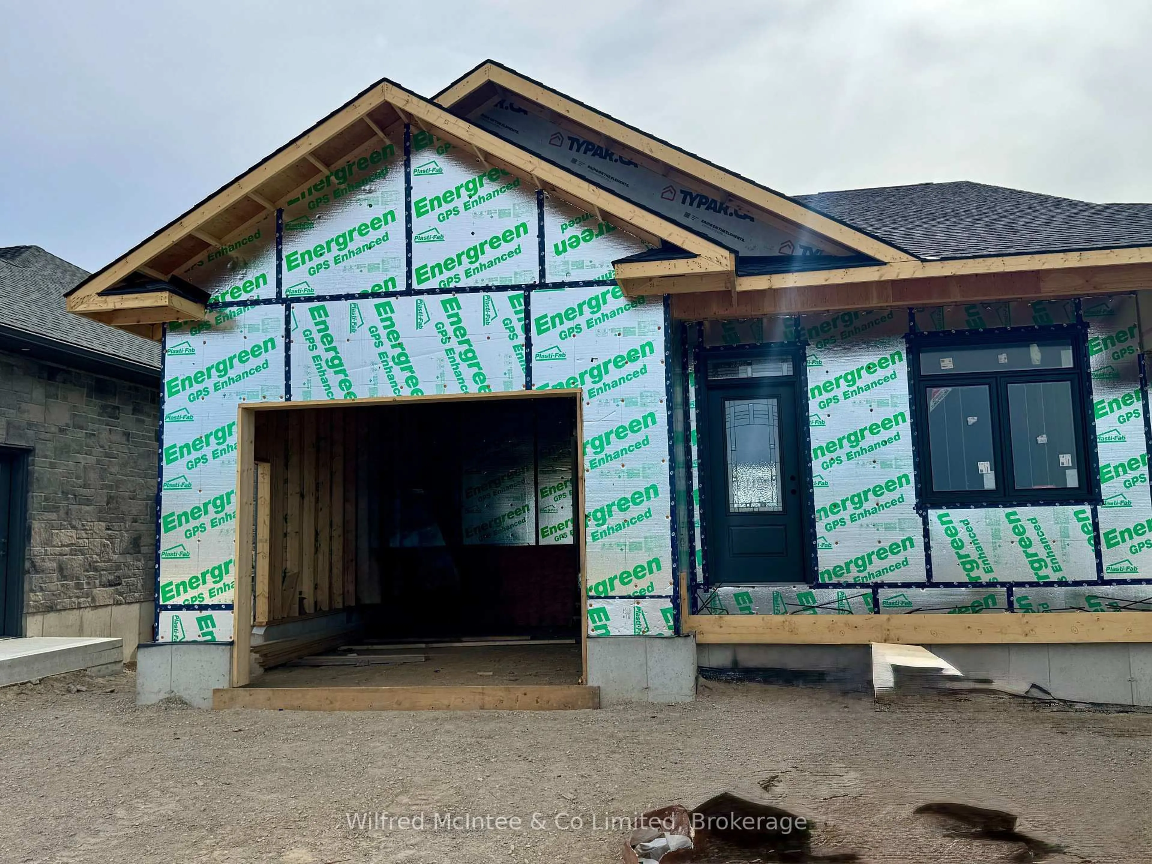 Home with vinyl exterior material, building for 132 Devinwood Ave, Brockton Ontario N0G 2V0