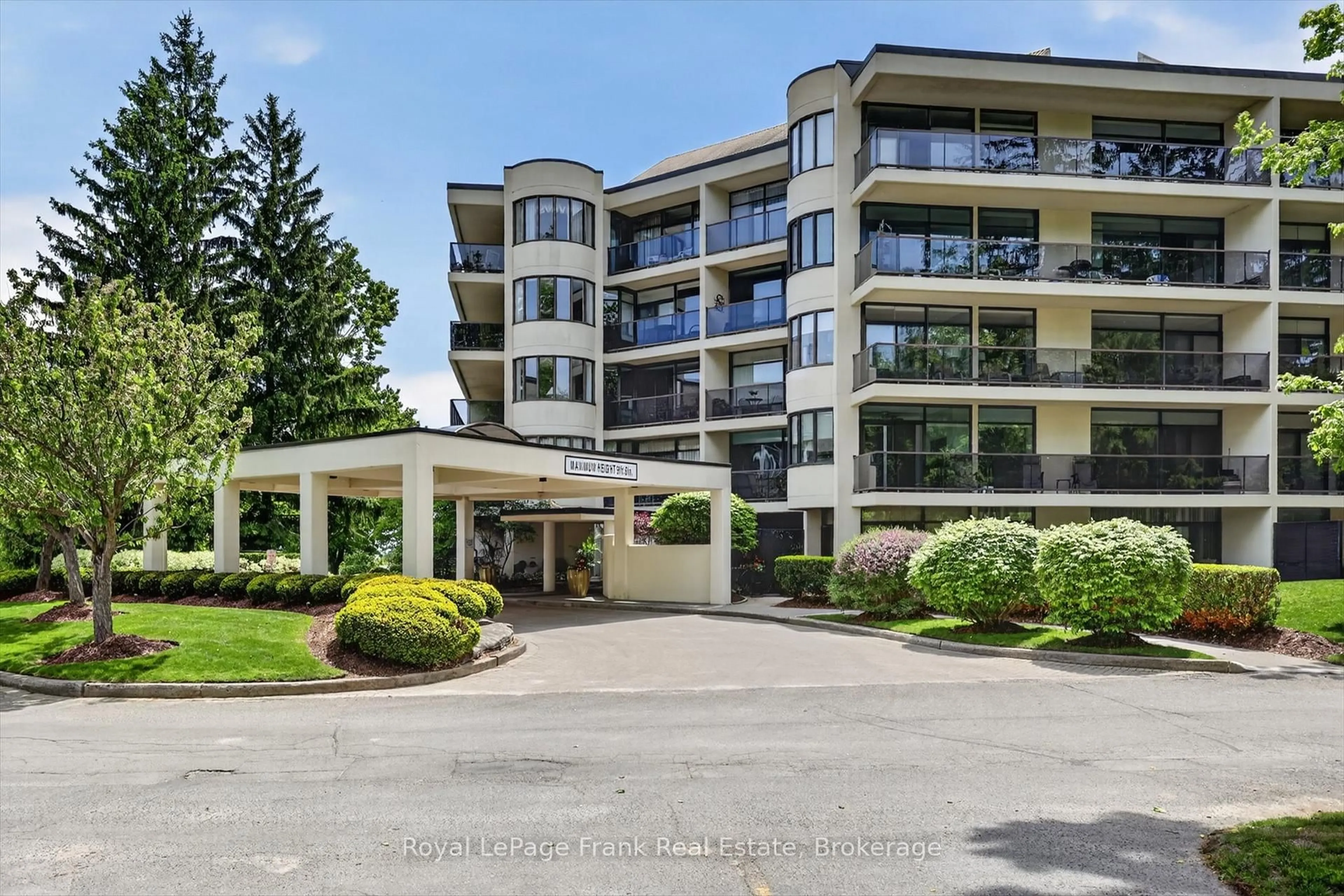 Indoor foyer for 1818 Cherryhill Rd #502, Peterborough Ontario K9K 1S6