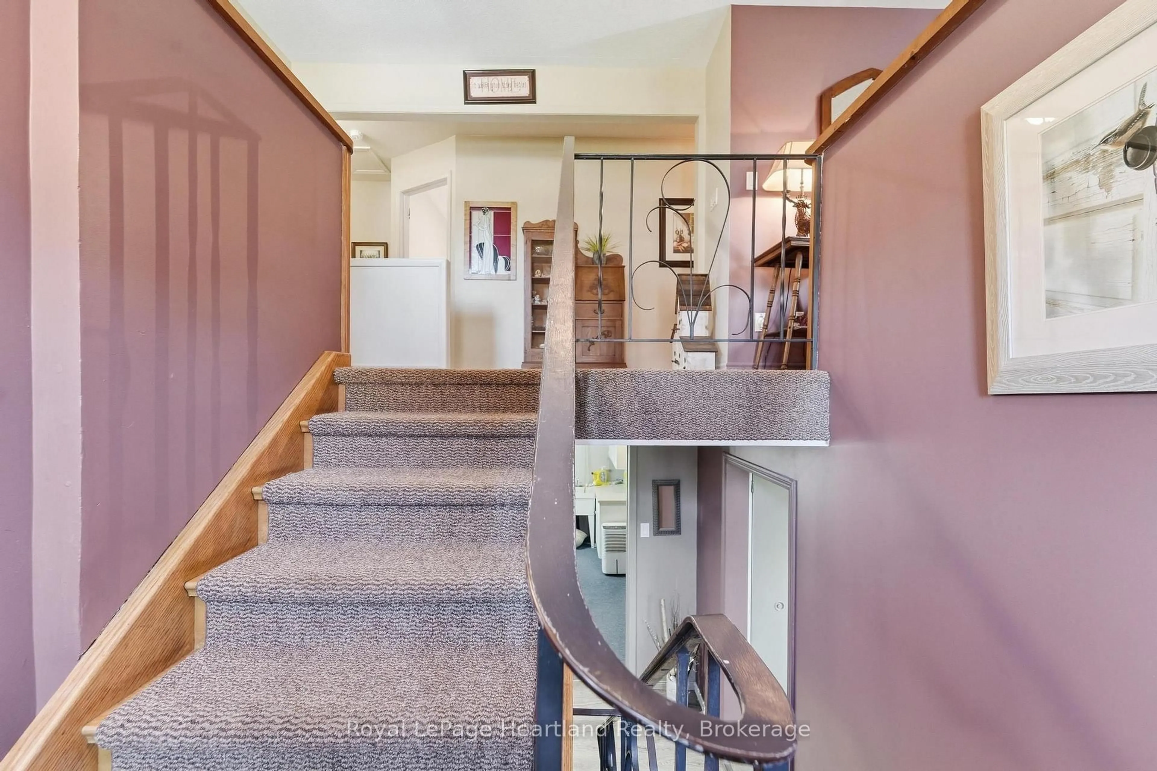 Indoor foyer for 235 Hincks St, Goderich Ontario N7A 3C9