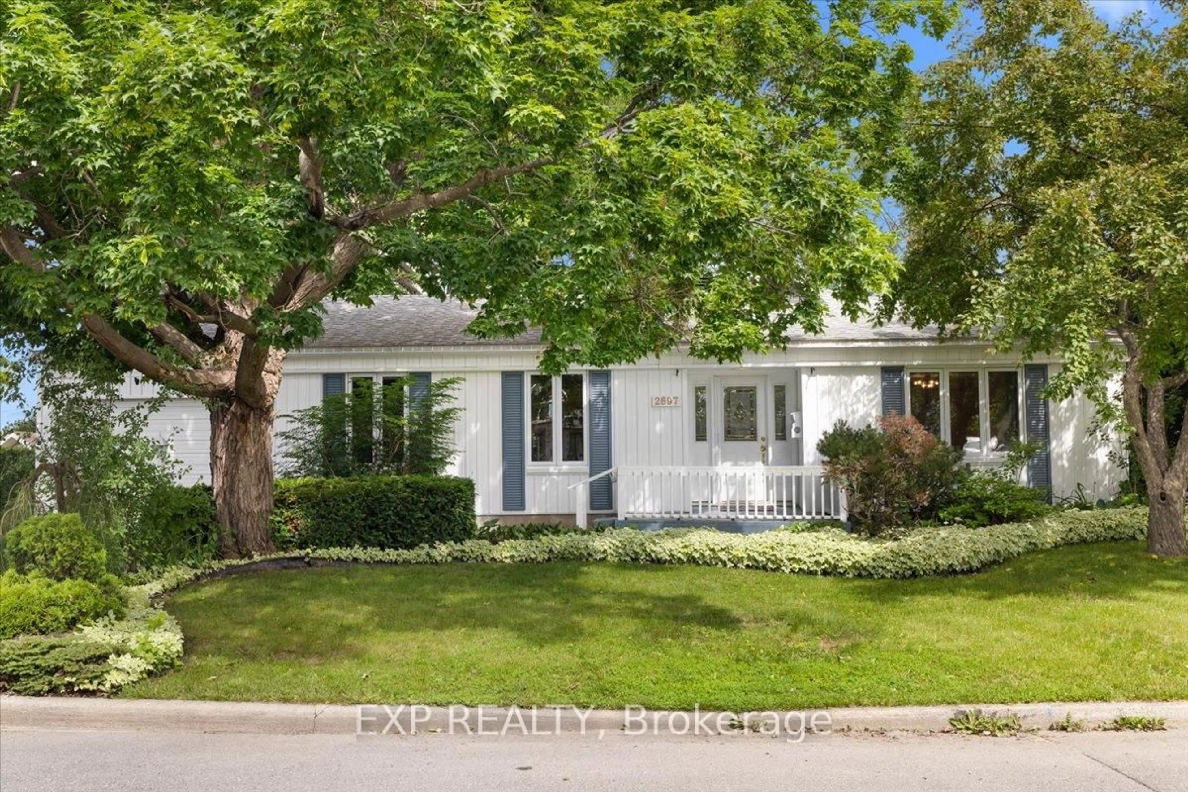 Home with vinyl exterior material, street for 2697 Ulster Cres, Ottawa Ontario K1V 8J5