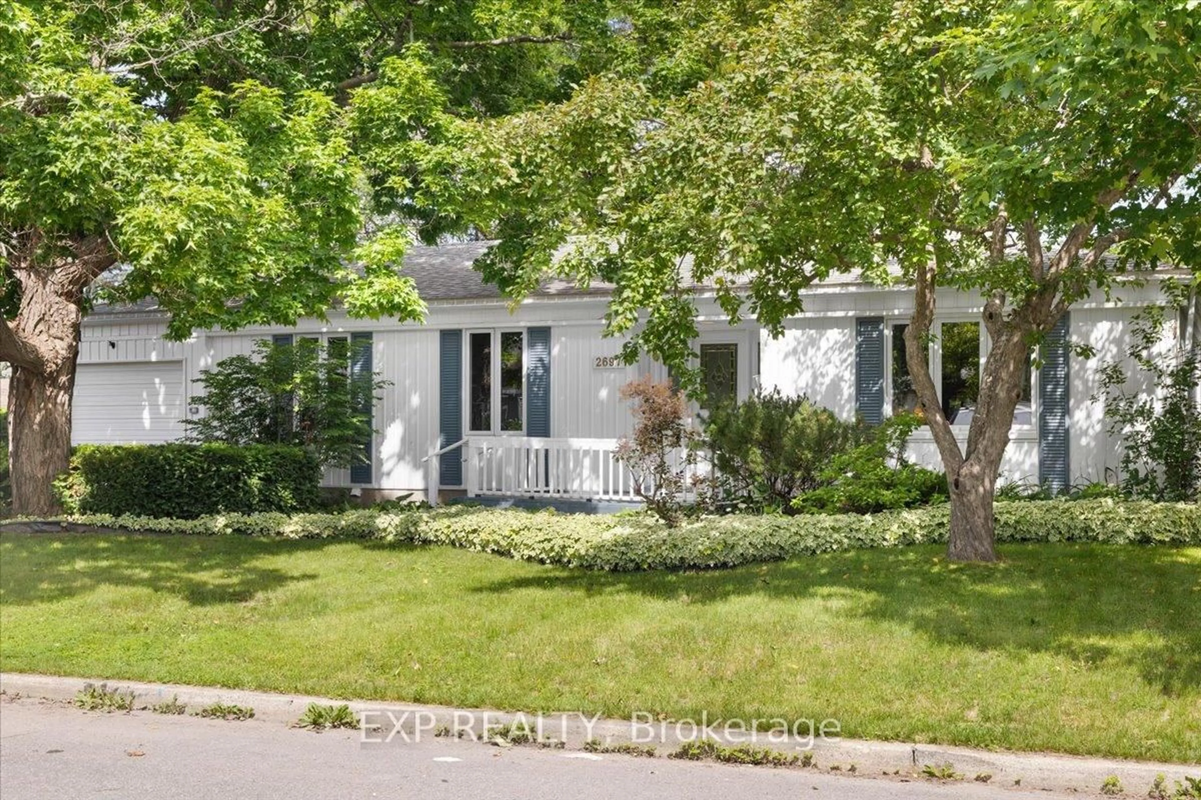 Home with vinyl exterior material, street for 2697 Ulster Cres, Ottawa Ontario K1V 8J5