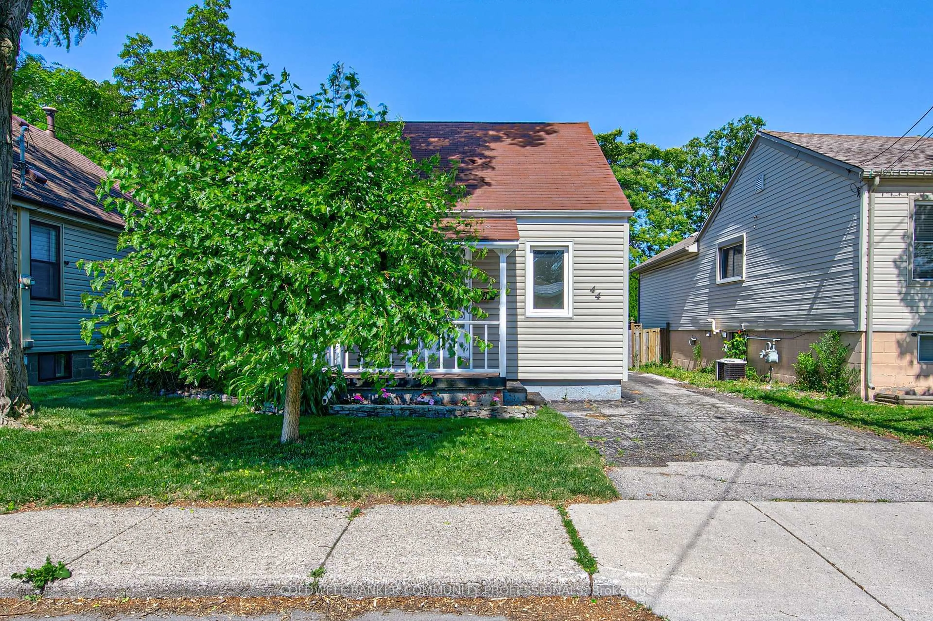 Unknown for 44 East 32nd St, Hamilton Ontario L8V 3R6