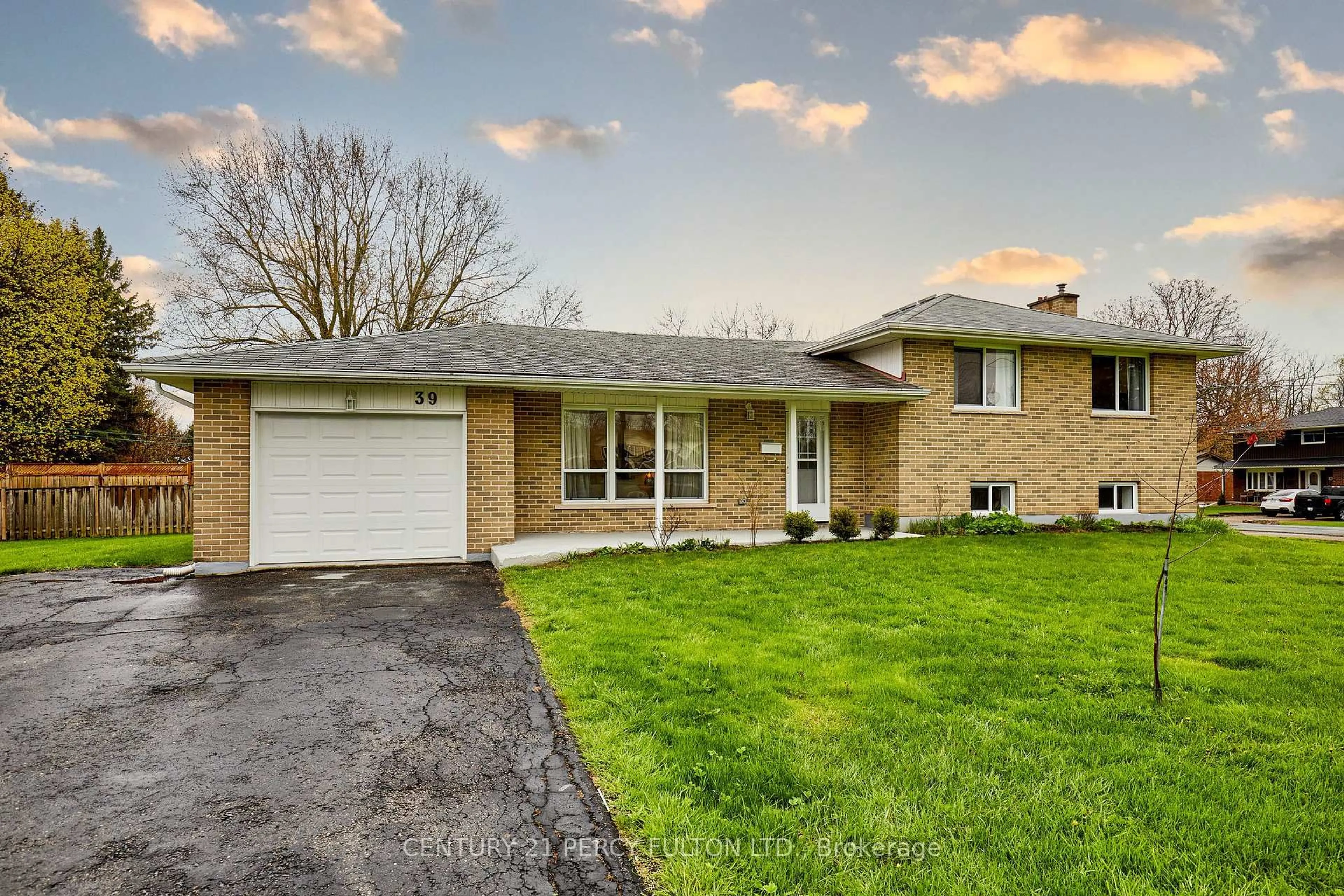 Home with brick exterior material, street for 39 Meredith Cres, Cobourg Ontario K9A 4R3