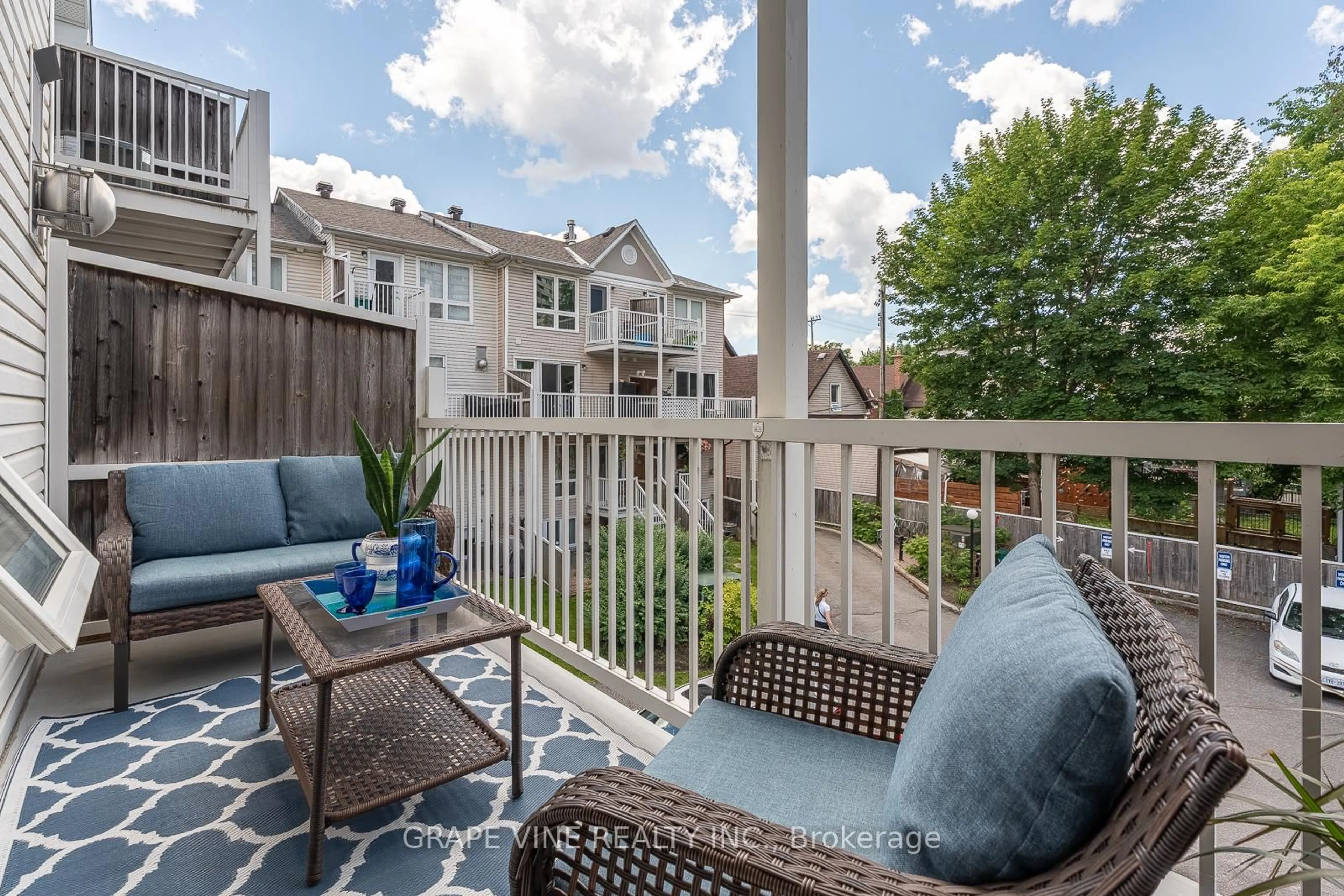 Patio, water/lake/river/ocean view for 280 Bay St #14, Ottawa Ontario K1R 5Z6