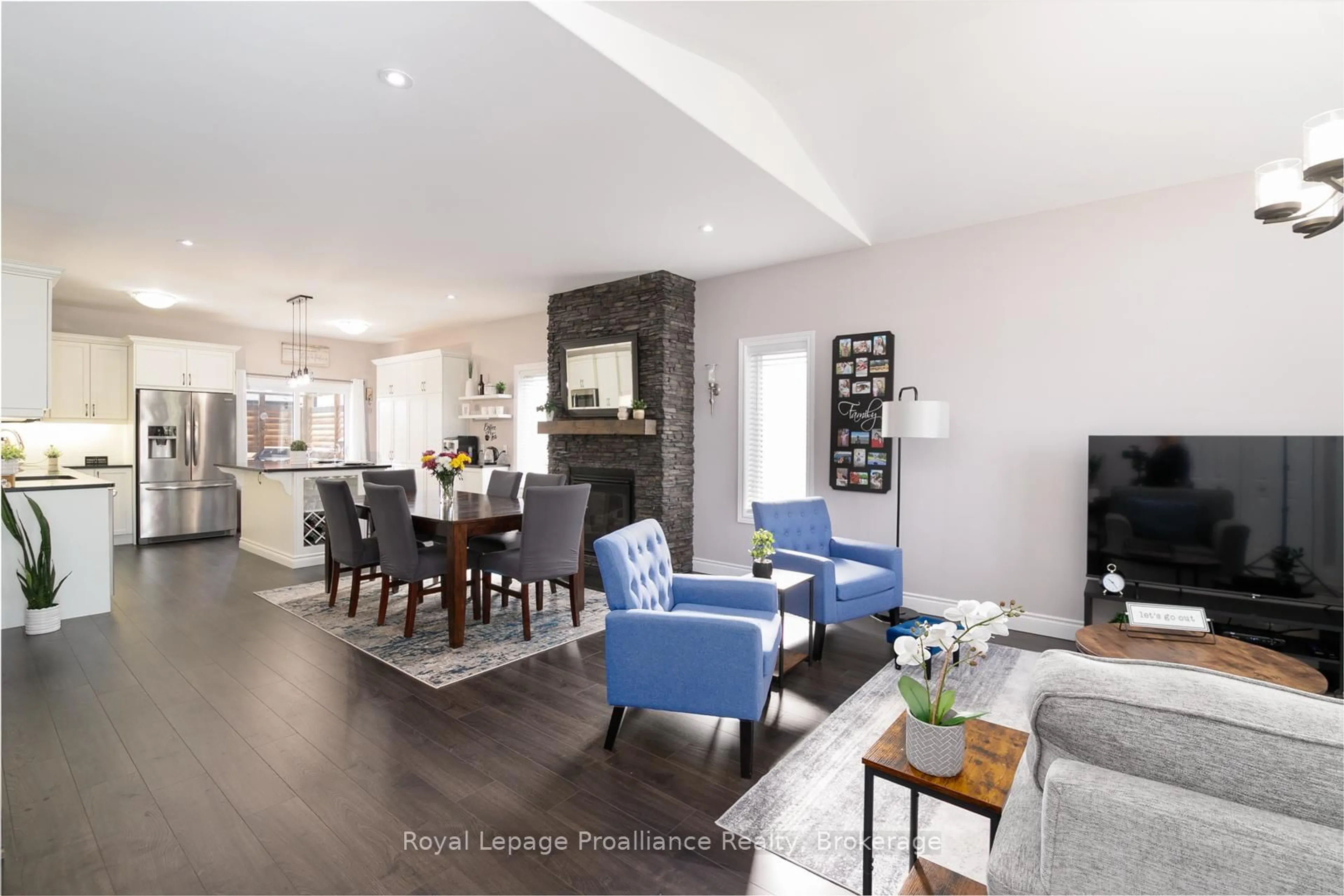 Living room with furniture, unknown for 81 Sienna Ave, Belleville Ontario K8P 0E9
