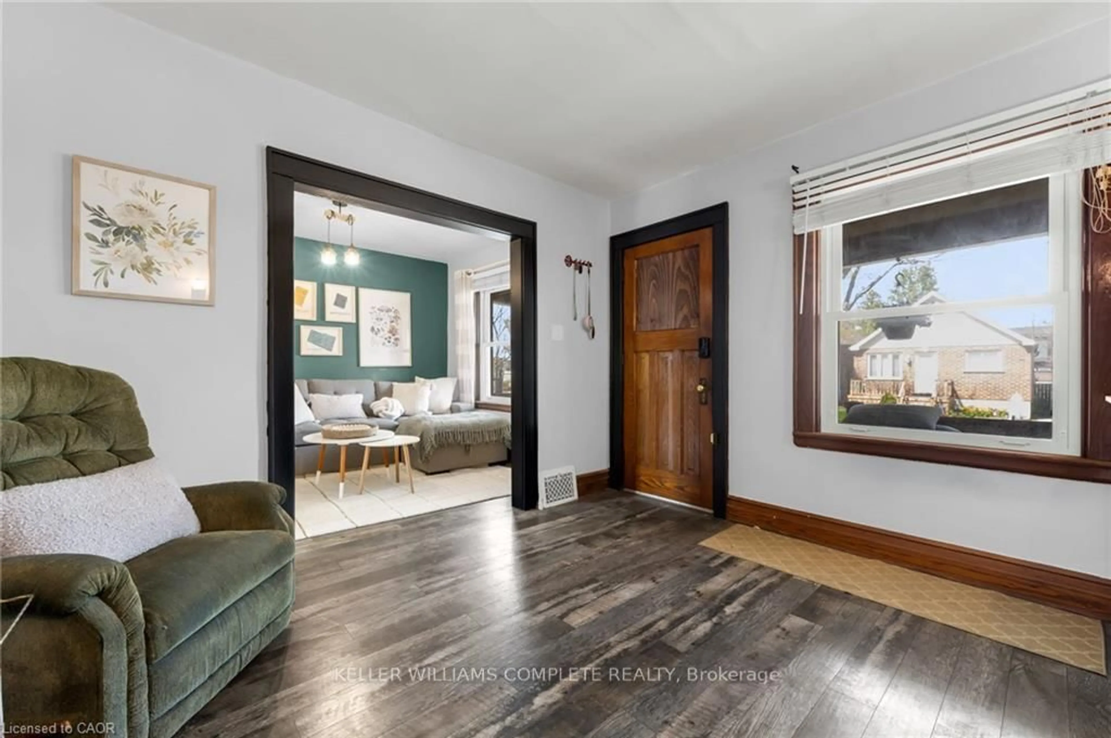 Indoor entryway for 22 COPE St, Hamilton Ontario L8H 5A9