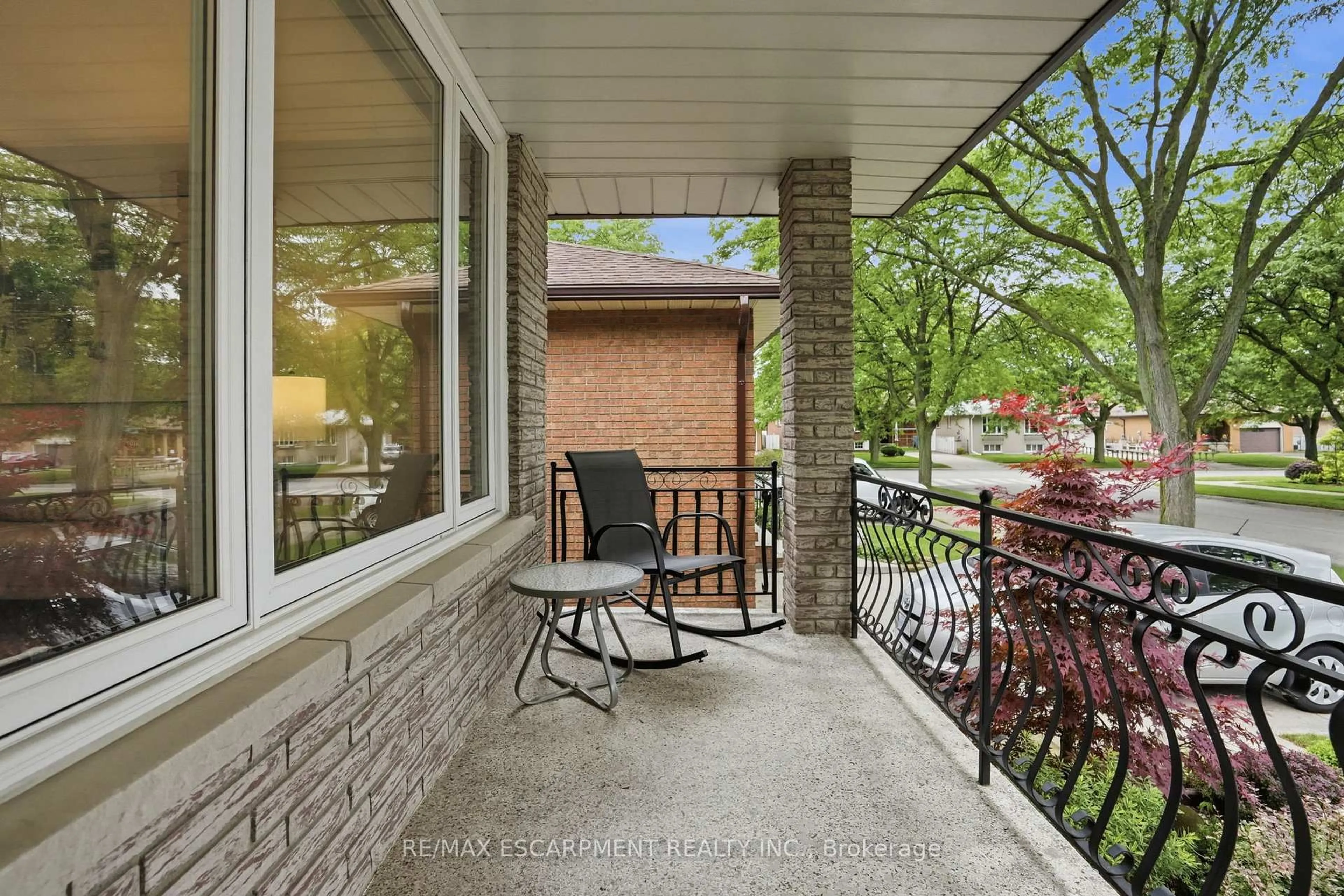 Patio, street for 6 Royce Ave, Hamilton Ontario L8G 4C8