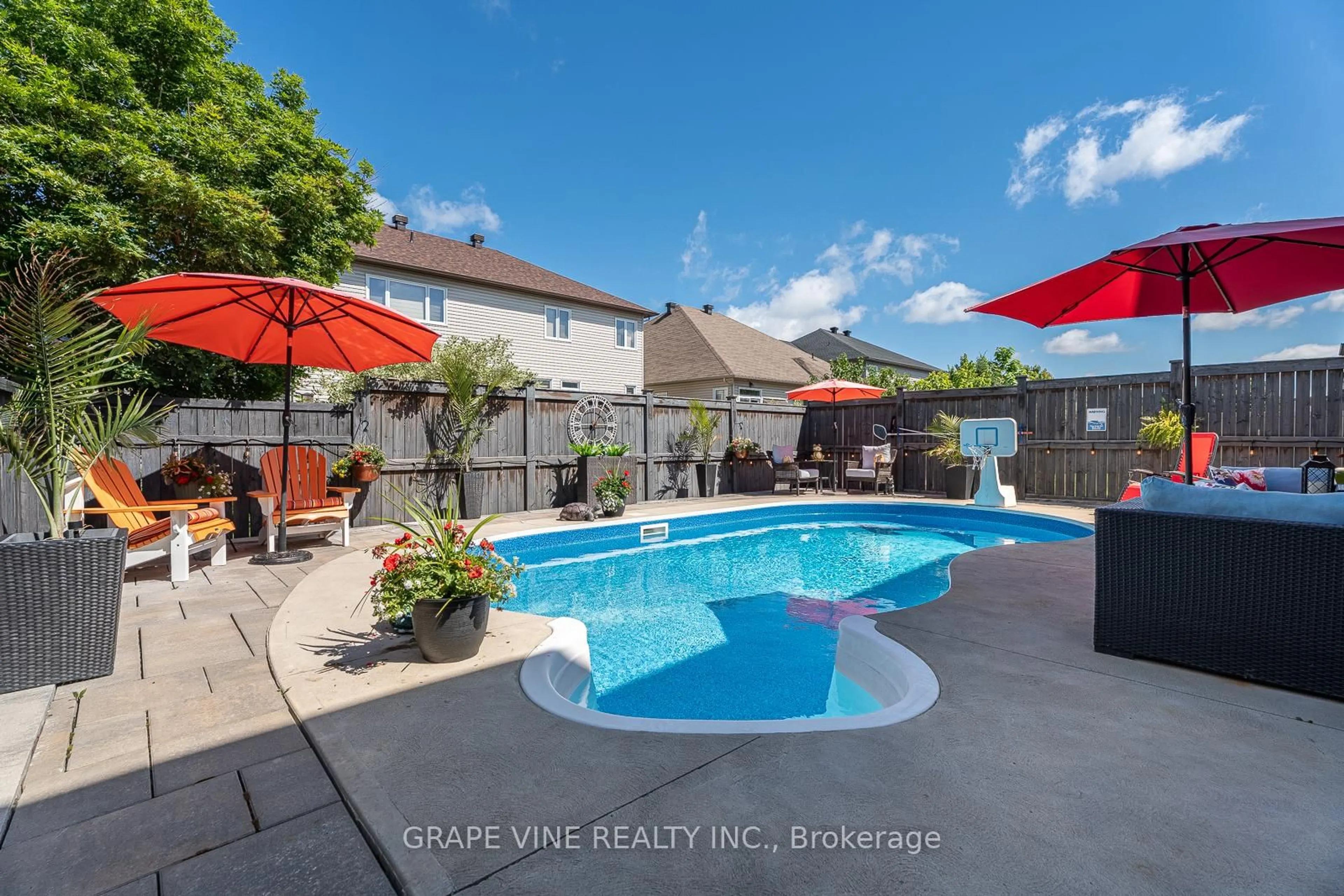 Pool for 523 Adamson Cres, Ottawa Ontario K2S 0S7
