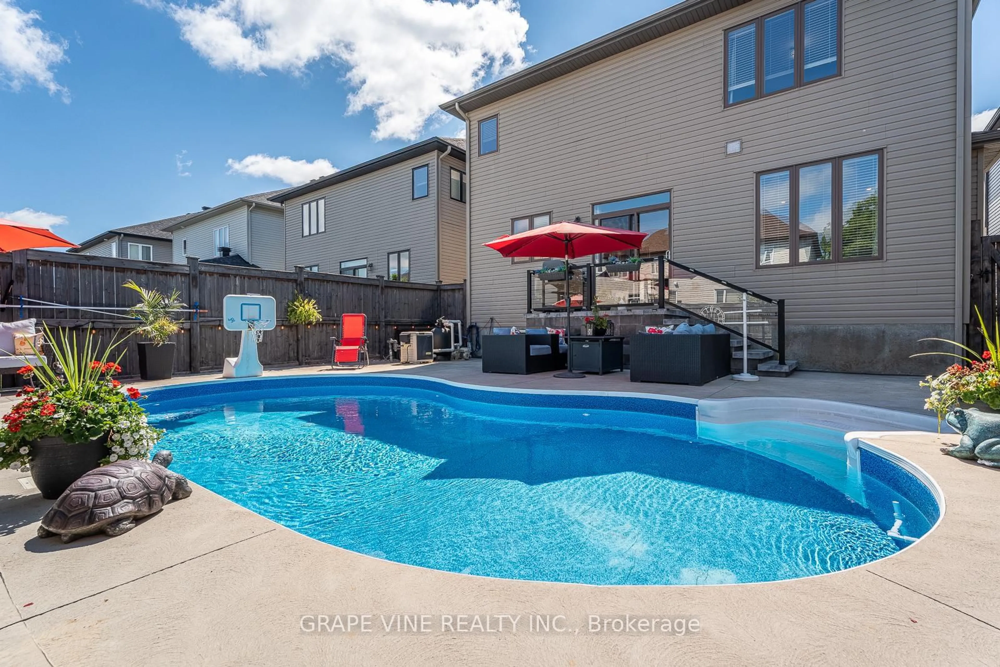 Pool for 523 Adamson Cres, Ottawa Ontario K2S 0S7