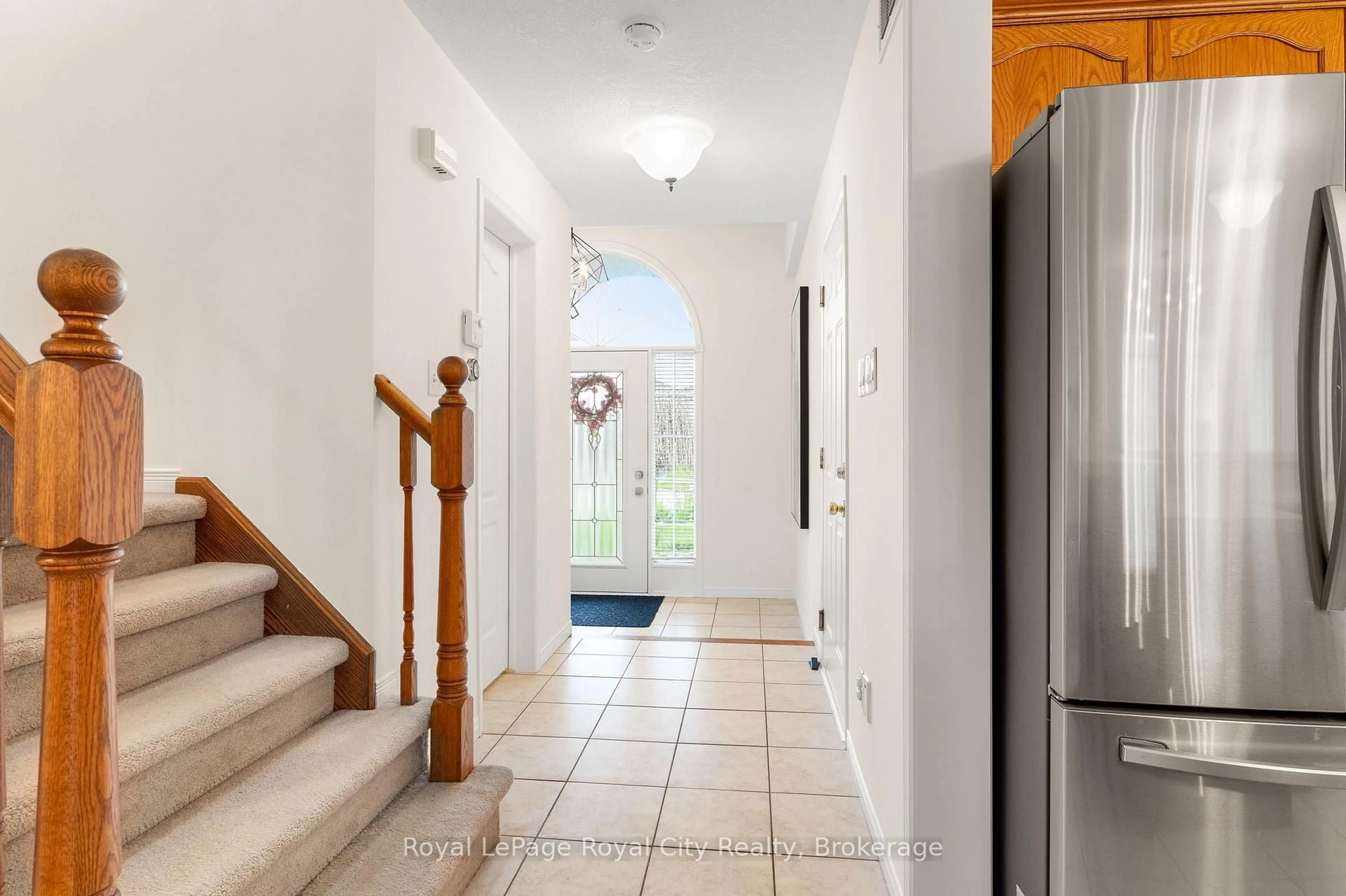 Indoor entryway for 131 Swift Cres, Guelph Ontario N1E 7J2