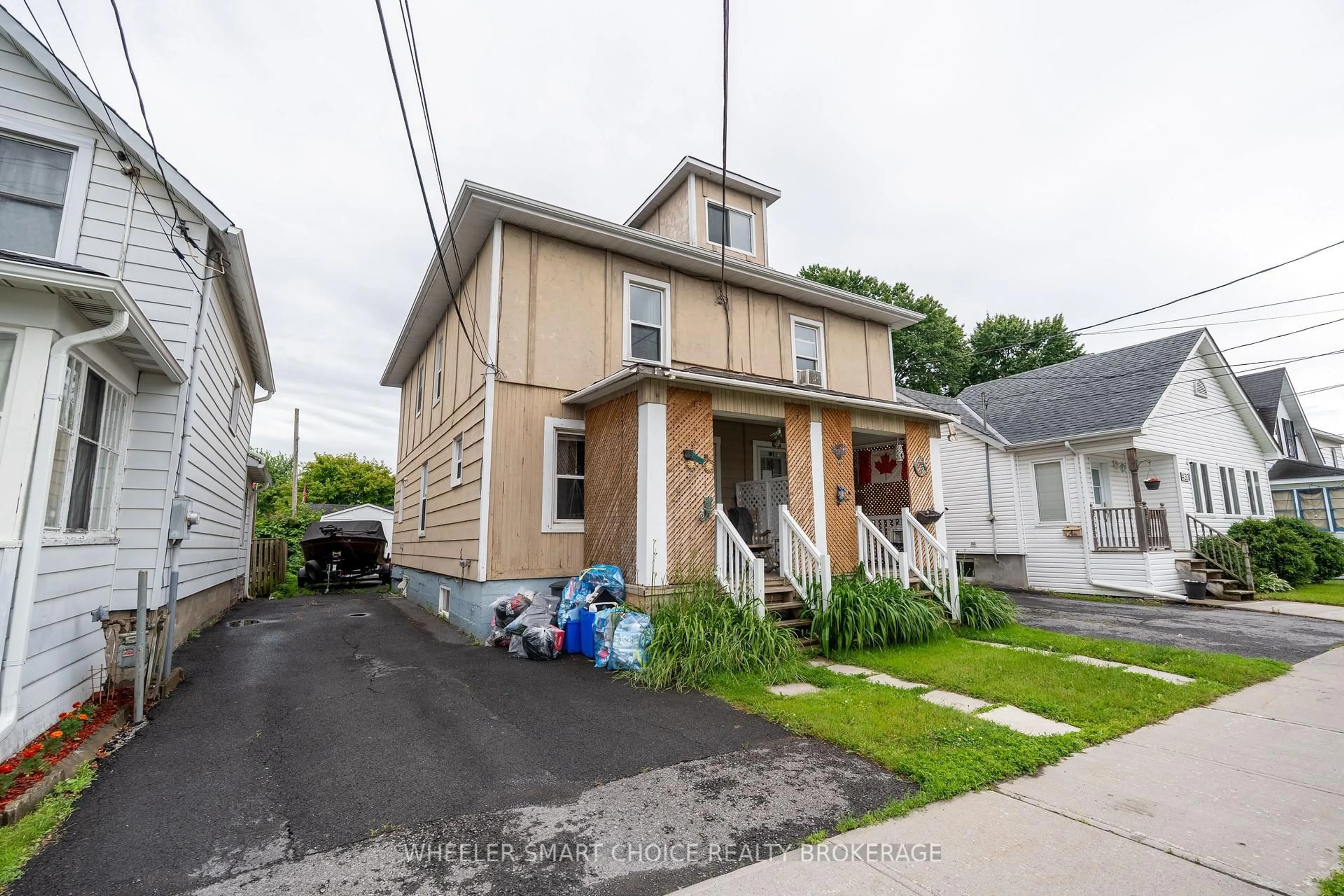 Home with vinyl exterior material, street for 434-436 5th St, Cornwall Ontario K6H 2M2
