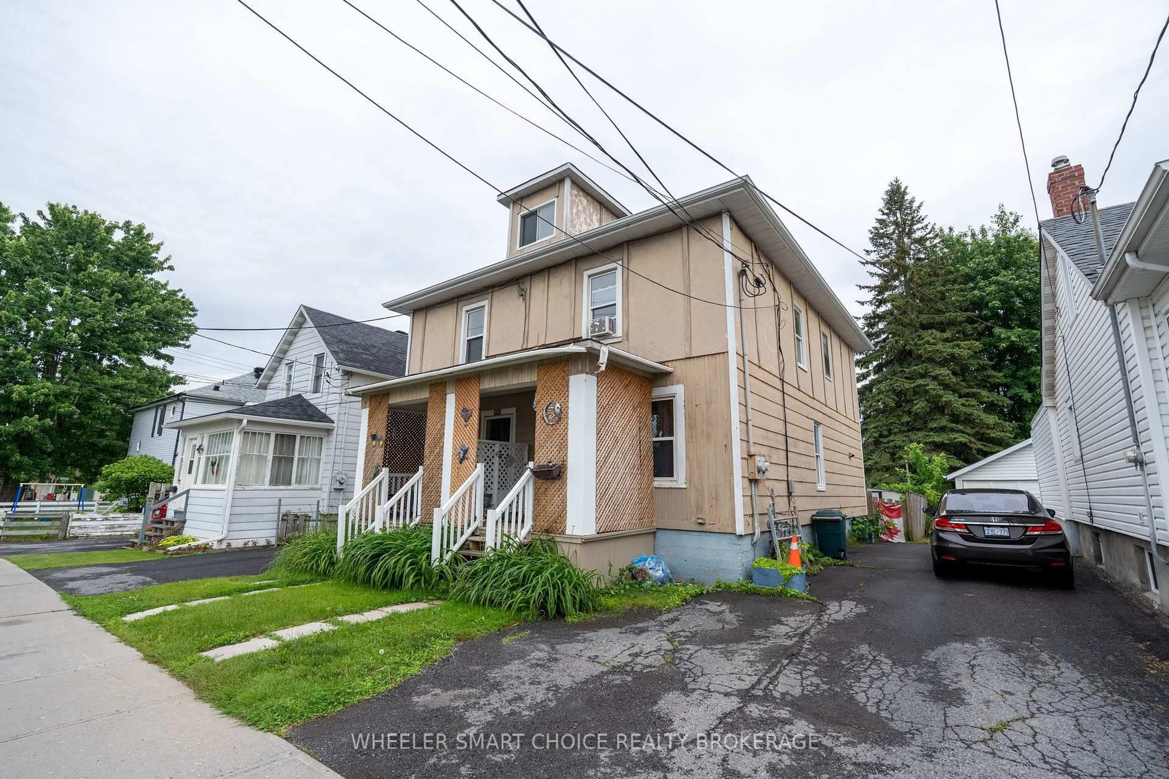 A pic from outside/outdoor area/front of a property/back of a property/a pic from drone, street for 434-436 5th St, Cornwall Ontario K6H 2M2