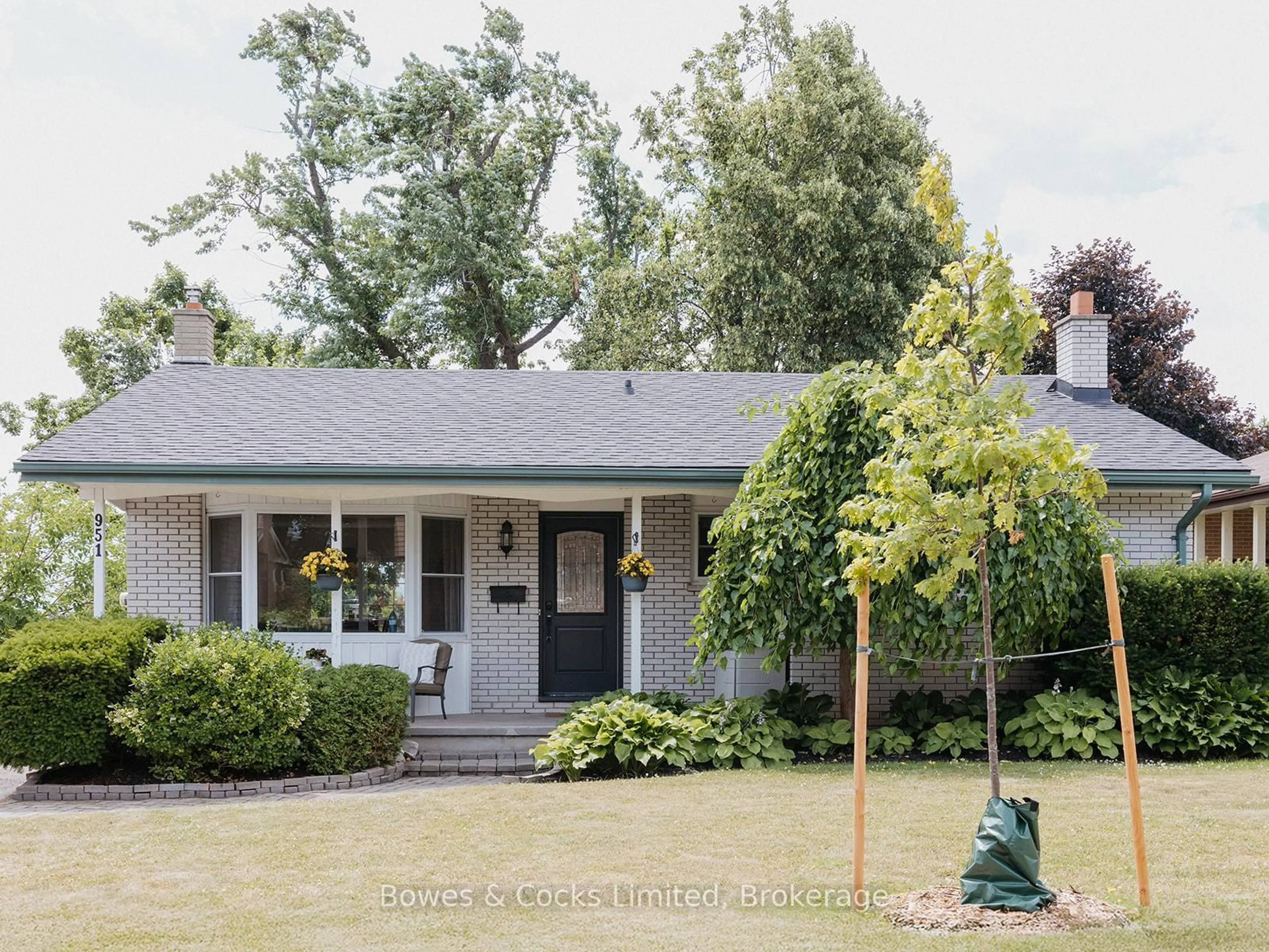 Home with vinyl exterior material, street for 951 Ellesmere Ave, Peterborough Ontario K9H 7A9
