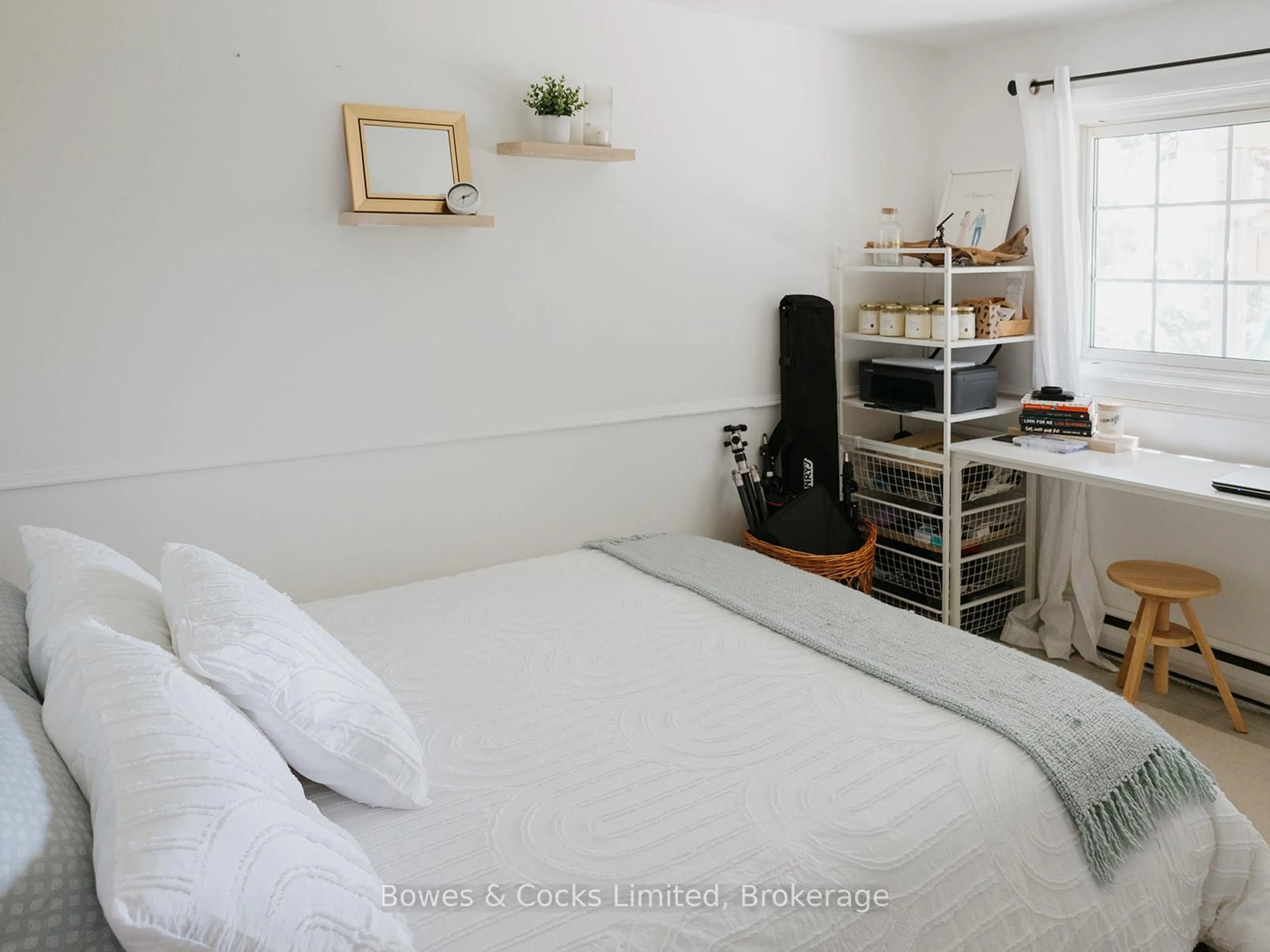 Bedroom with bed, unknown for 951 Ellesmere Ave, Peterborough Ontario K9H 7A9