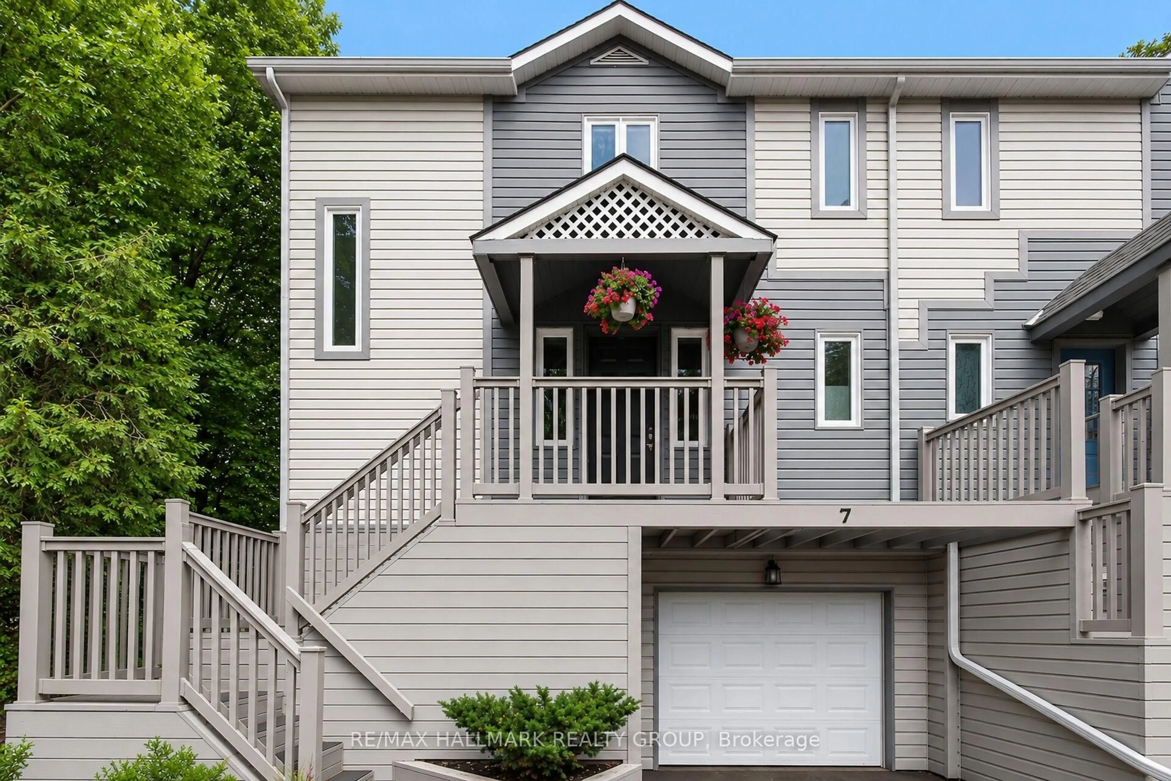 Home with vinyl exterior material, street for 817 High St #7, Ottawa Ontario K2B 6C3