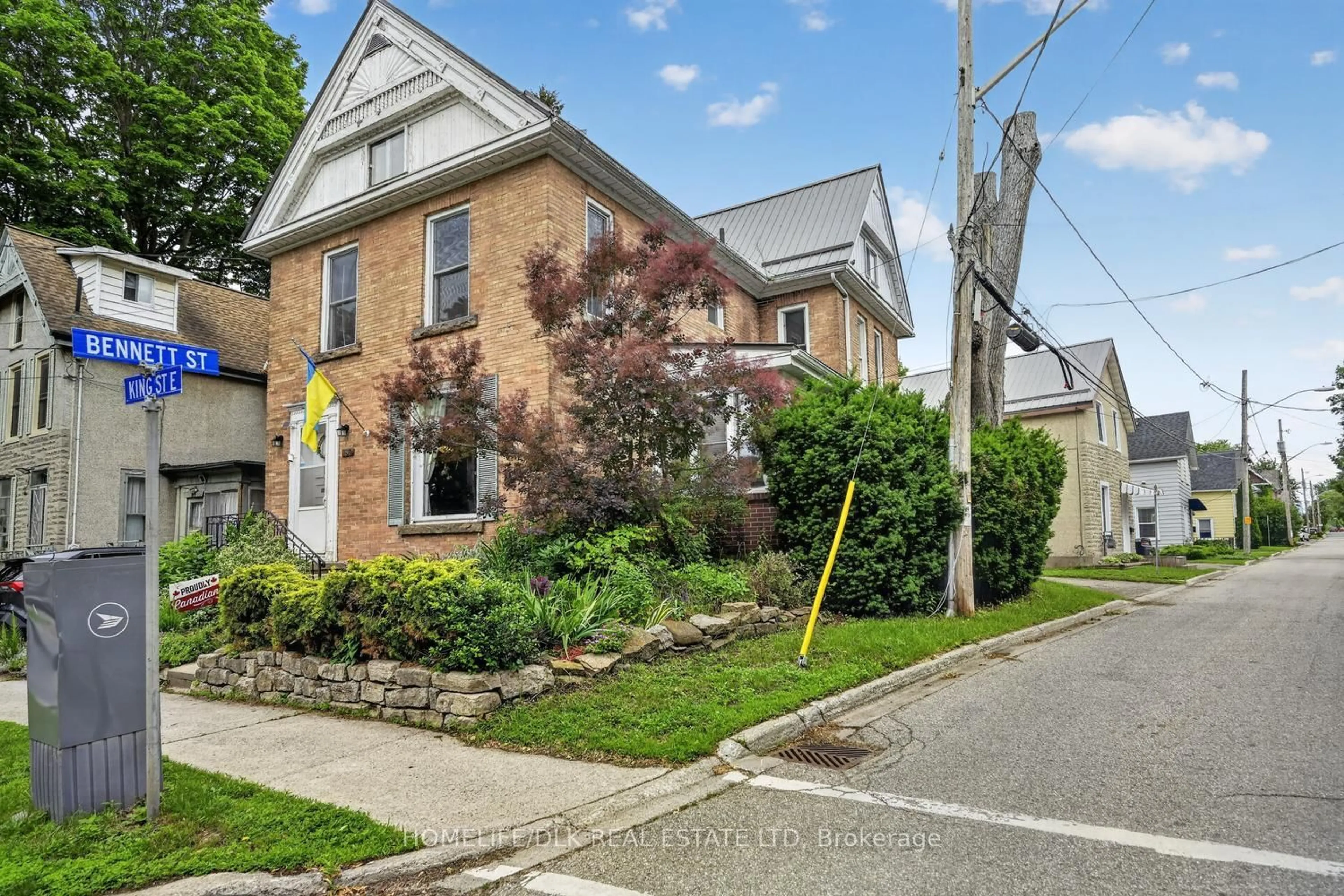 Home with brick exterior material, street for 186 King St, Brockville Ontario K6V 1C3