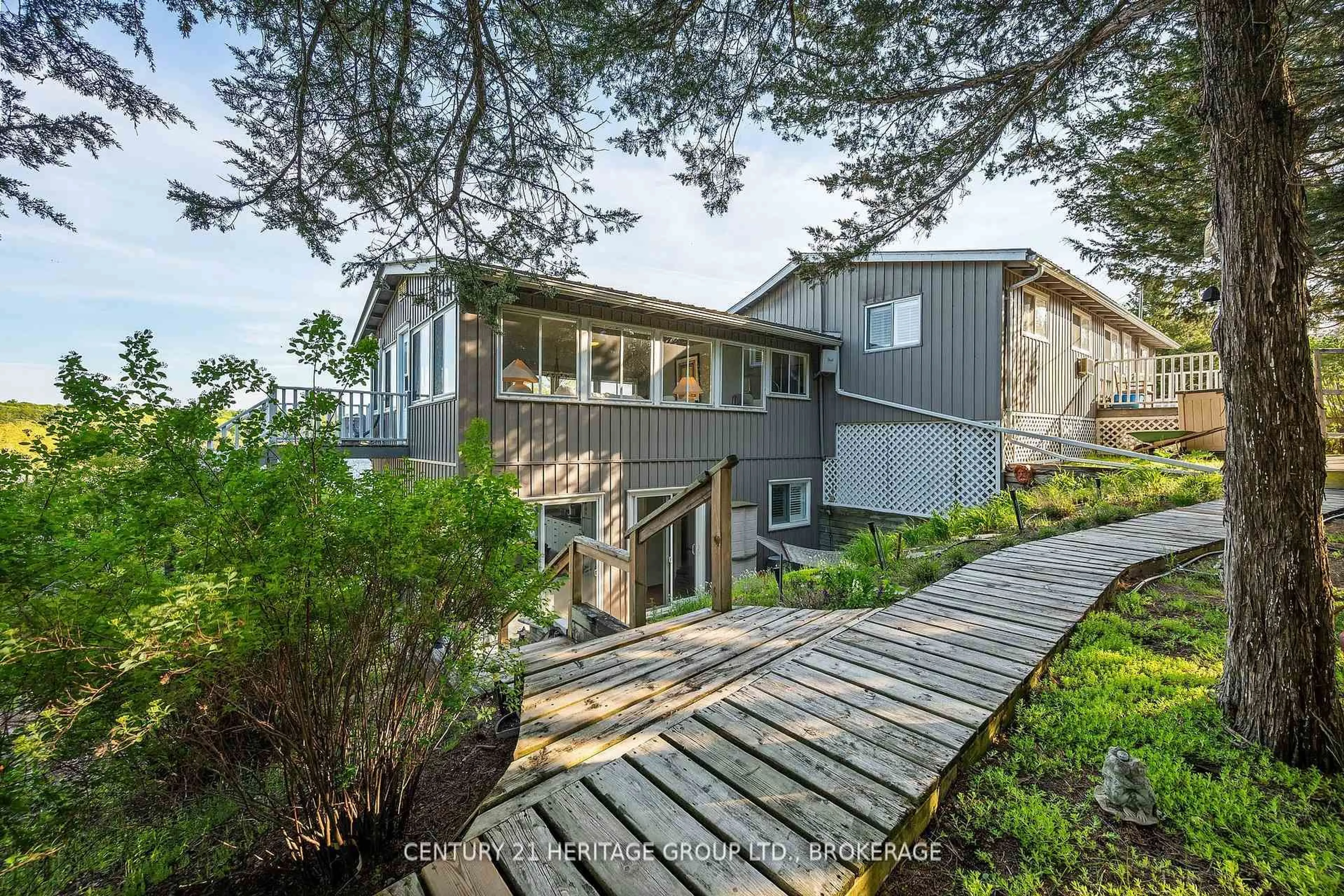 A pic from outside/outdoor area/front of a property/back of a property/a pic from drone, water/lake/river/ocean view for 700 Tar Island Rd, Leeds and the Thousand Islands Ontario K6H 5R7