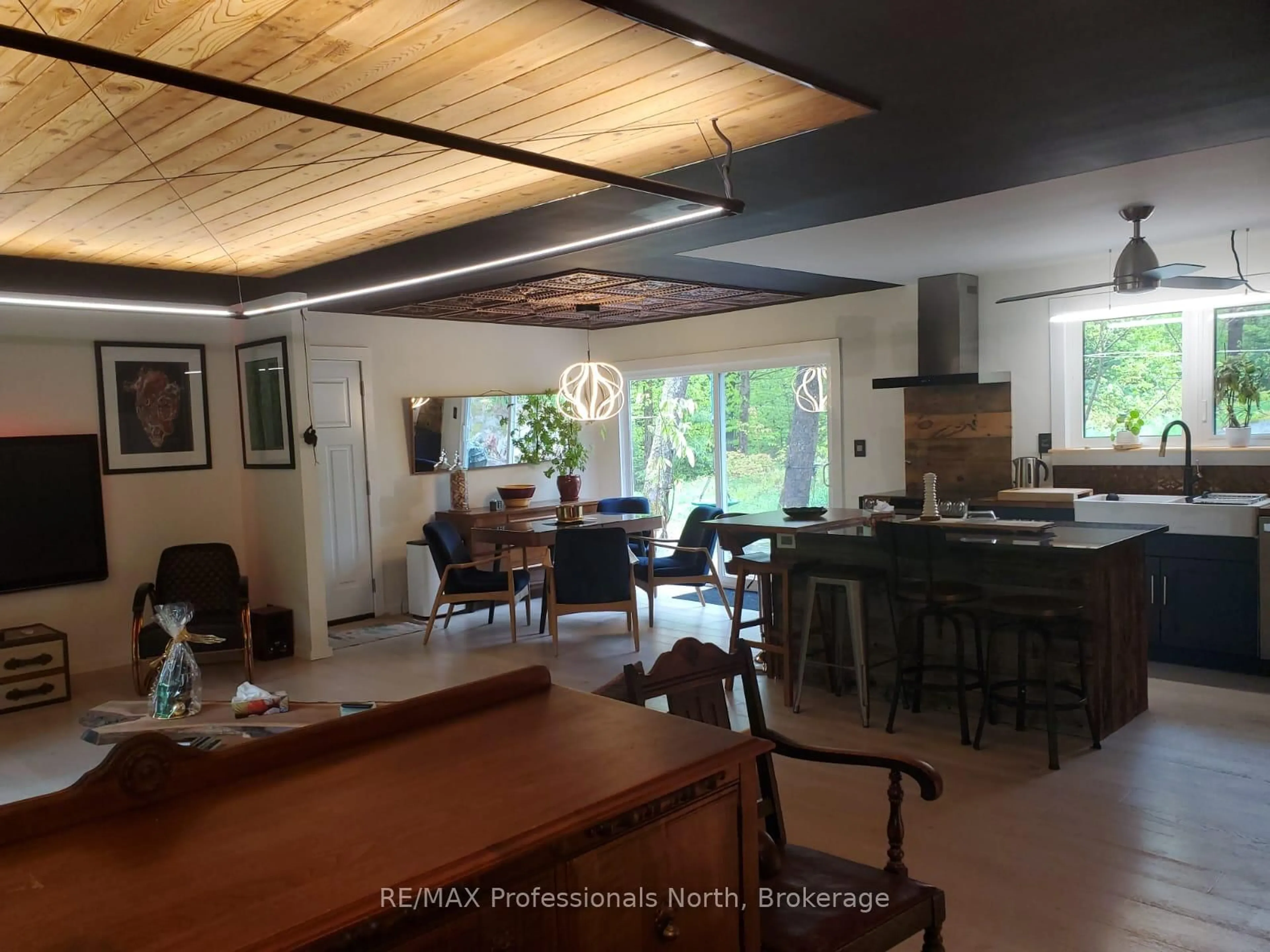 Open concept kitchen, unknown for 1460 Peterson Rd, Bracebridge Ontario P1L 1X1