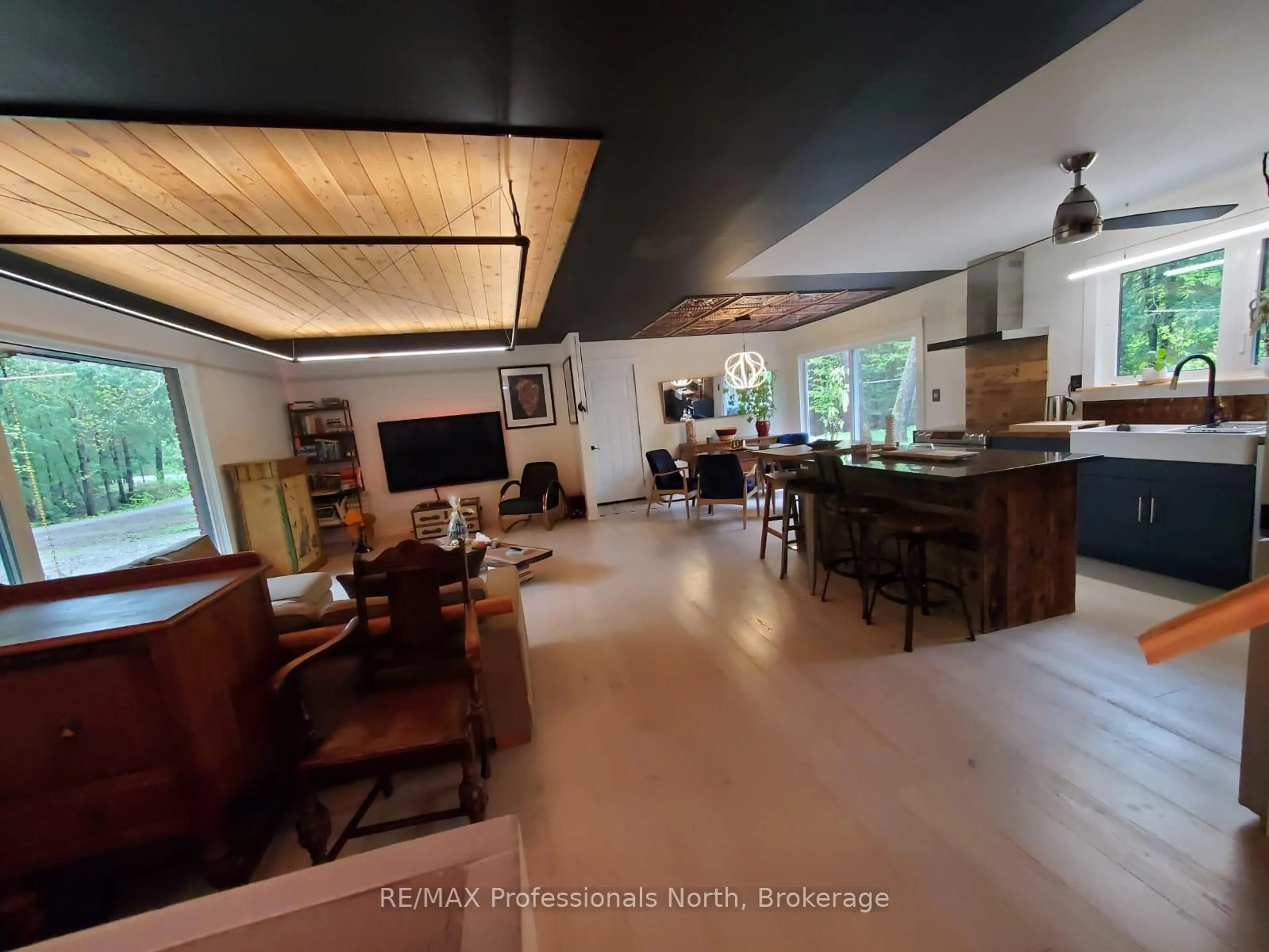 Open concept kitchen, unknown for 1460 Peterson Rd, Bracebridge Ontario P1L 1X1