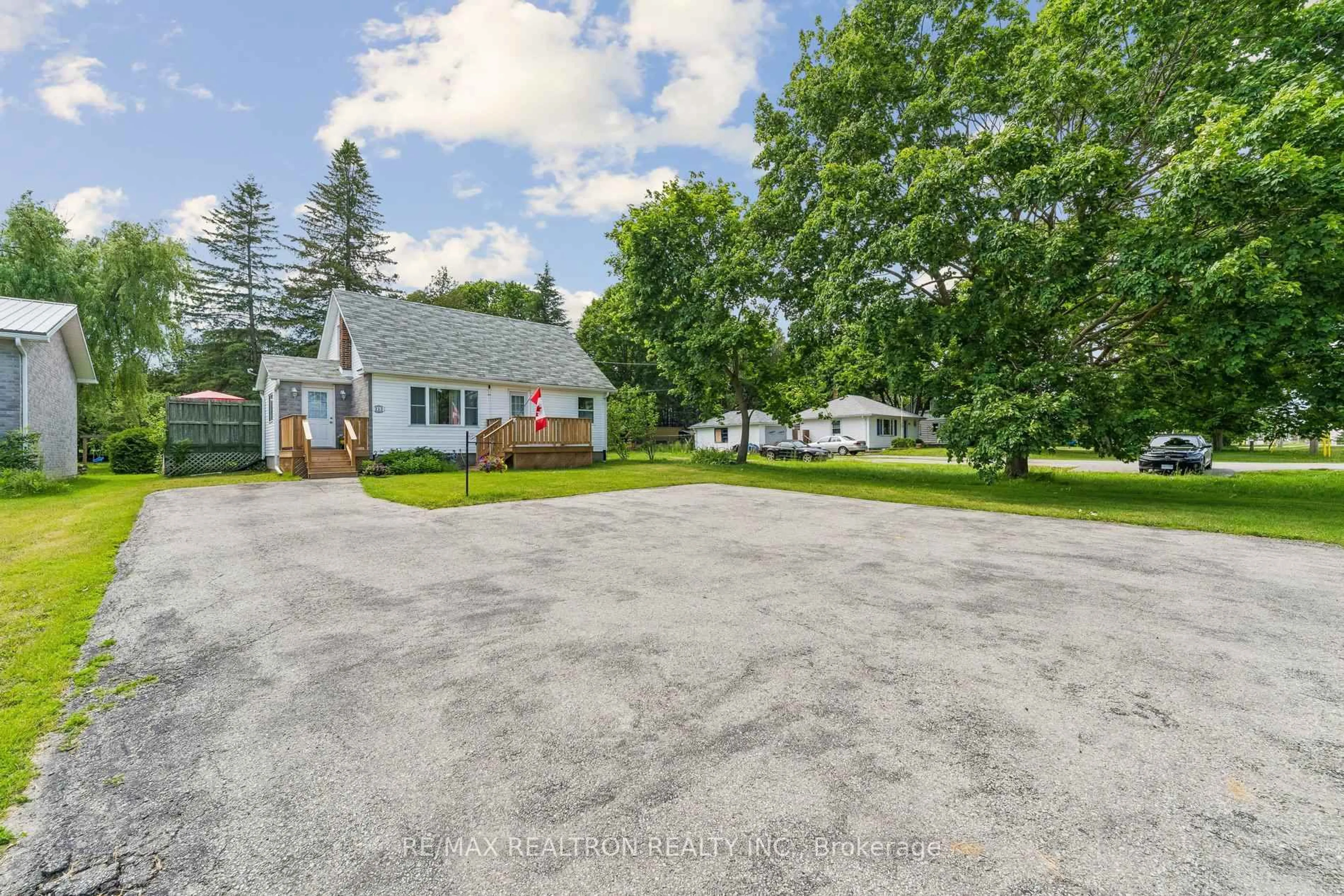 A pic from outside/outdoor area/front of a property/back of a property/a pic from drone, street for 213 Angeline St, Kawartha Lakes Ontario K9V 4R2