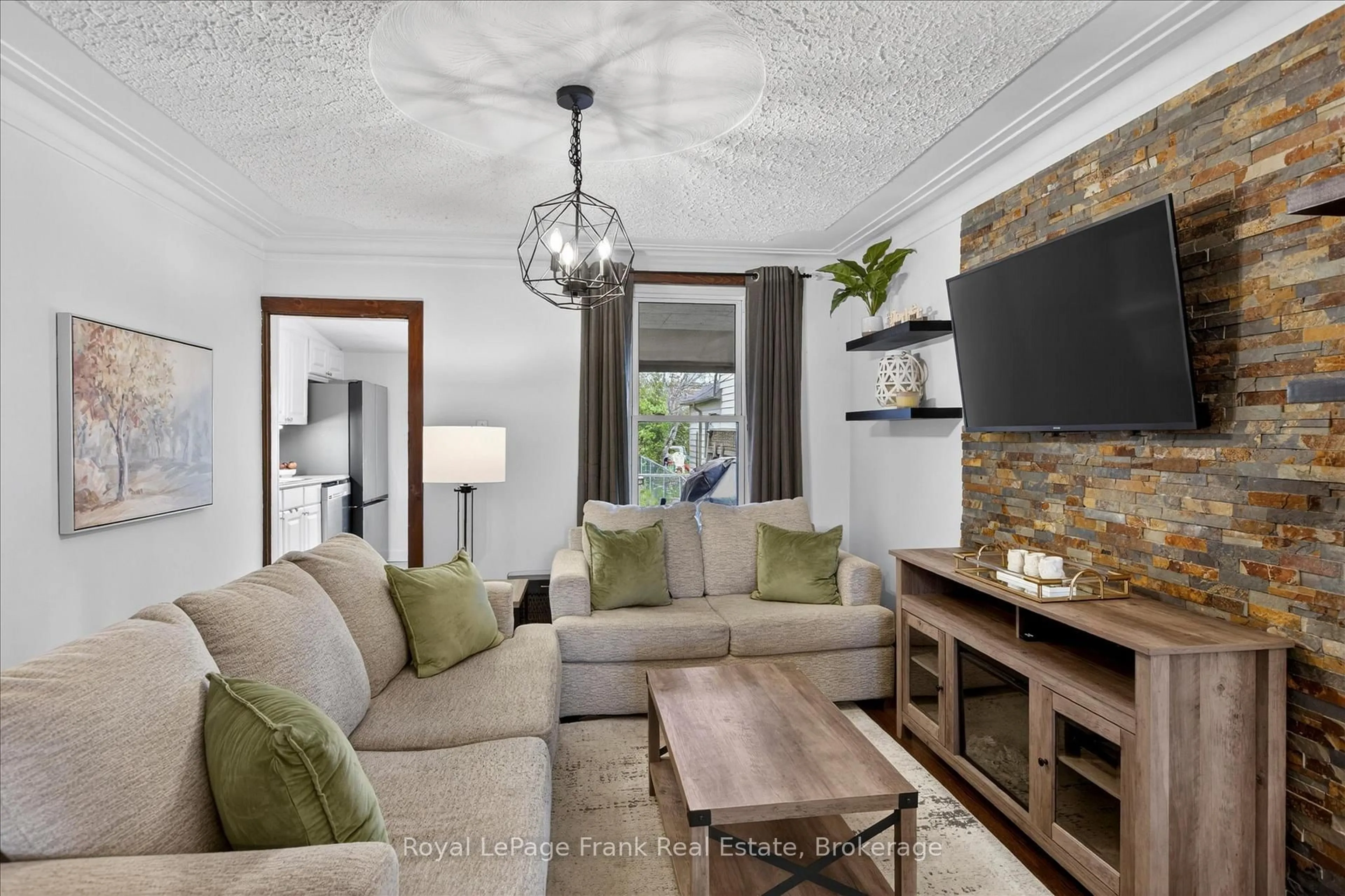 Living room with furniture, unknown for 500 Chamberlain St, Peterborough Ontario K9J 4L5