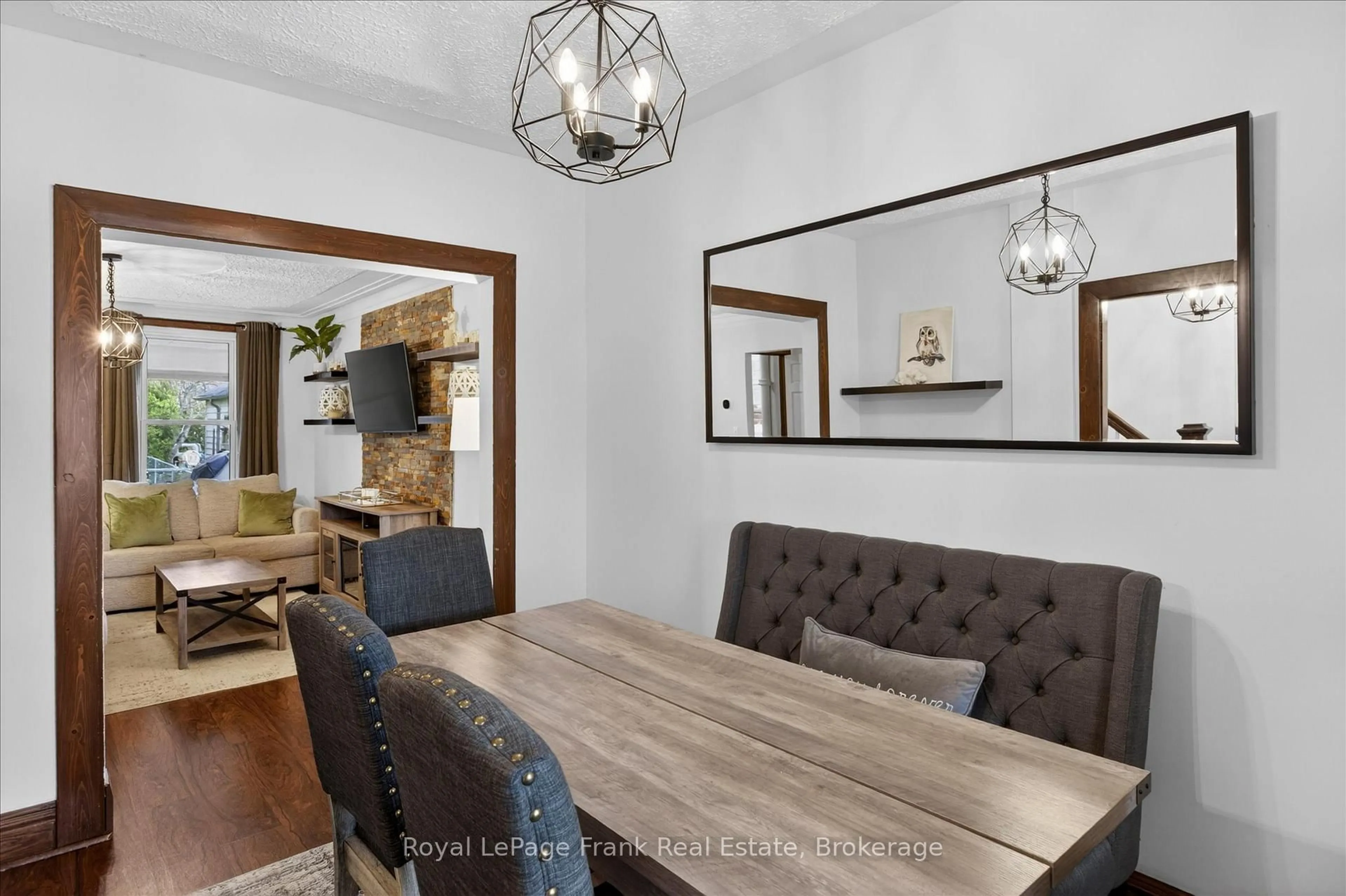 Dining room, unknown for 500 Chamberlain St, Peterborough Ontario K9J 4L5