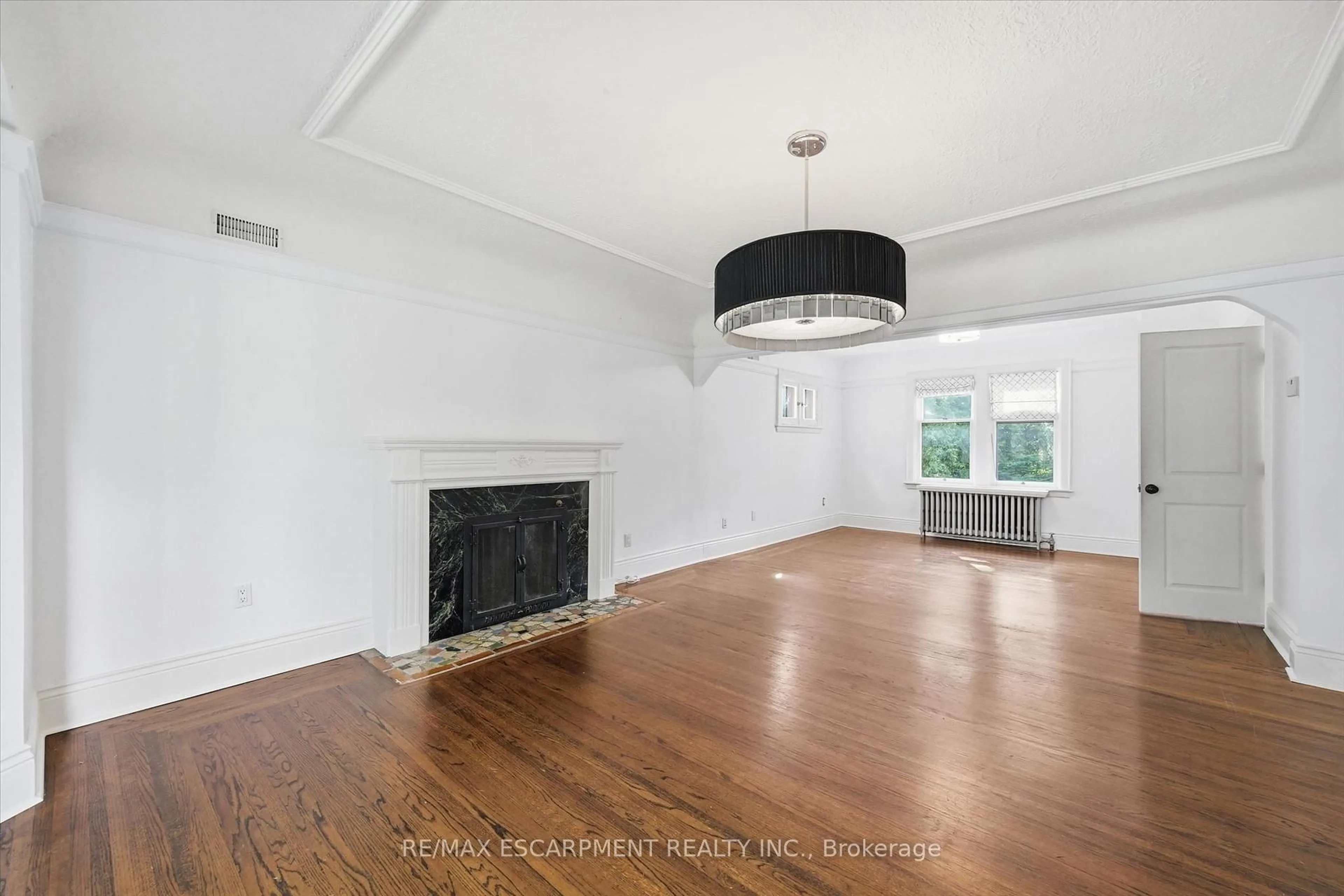 A pic of a room for 73 Dromore Cres, Hamilton Ontario L8S 4B1