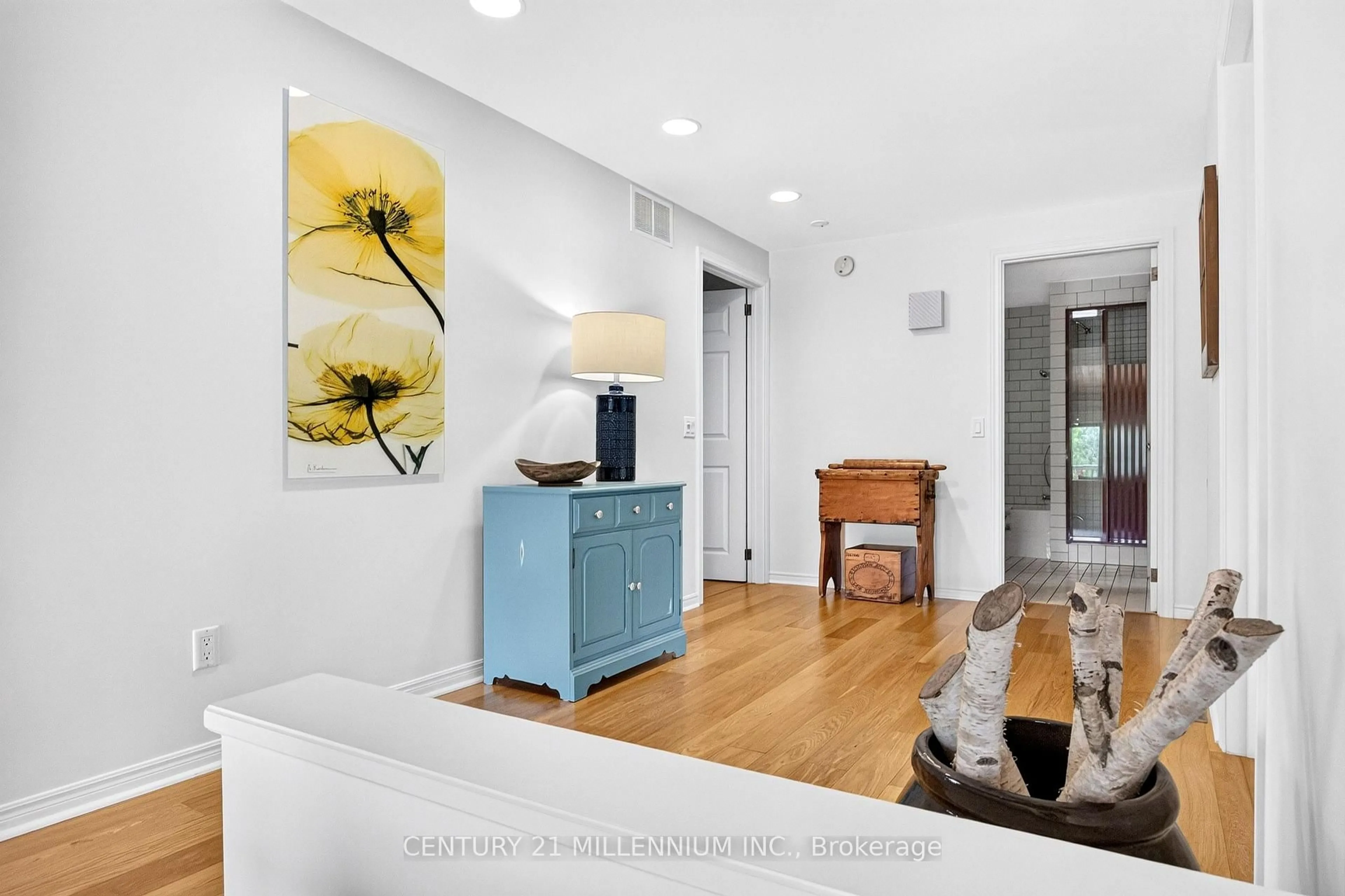 Indoor entryway for 597334 2nd Line, Mulmur Ontario L9V 0B4