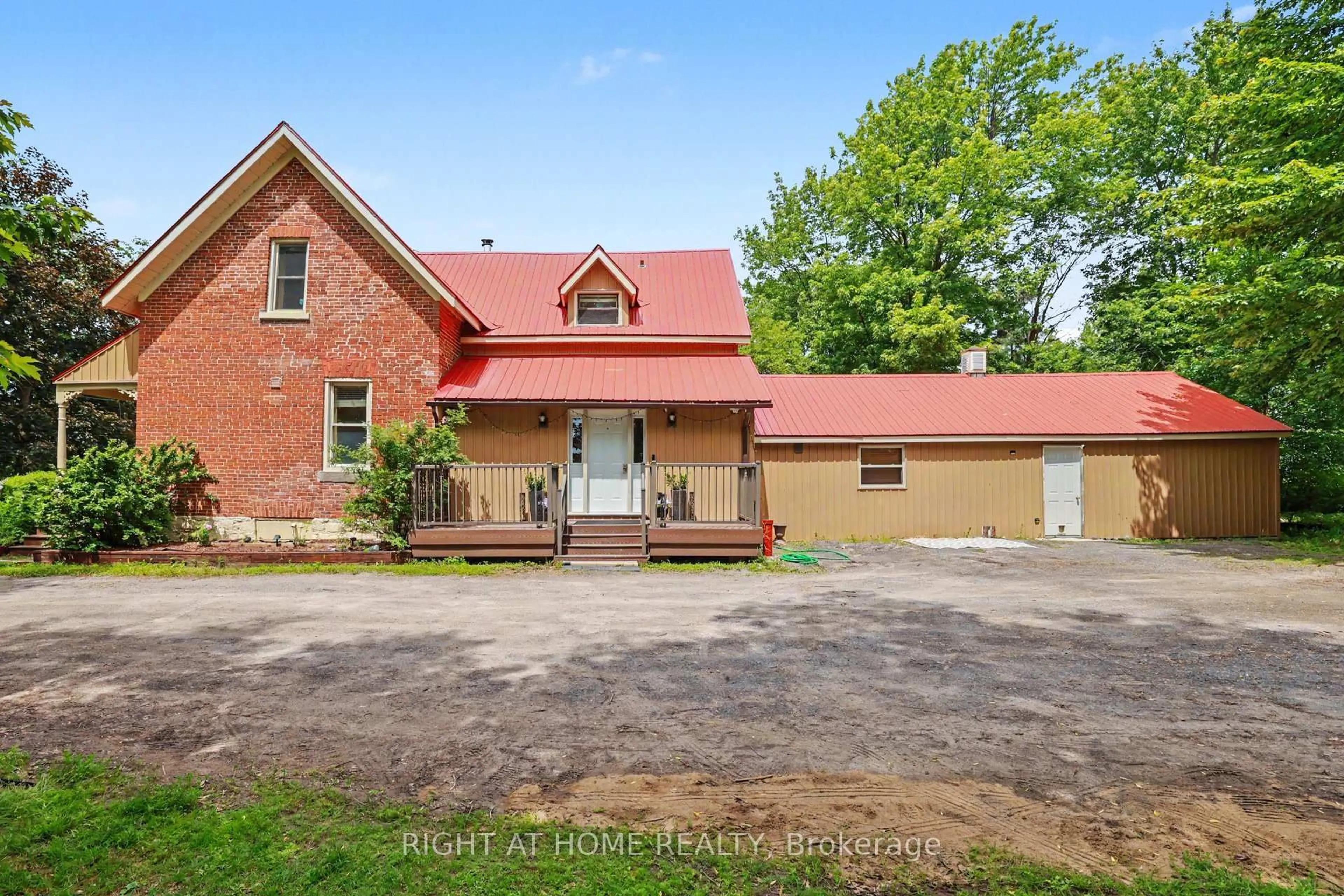 A pic from outside/outdoor area/front of a property/back of a property/a pic from drone, unknown for 3548 Woodkilton Rd, Ottawa Ontario K0A 3M0