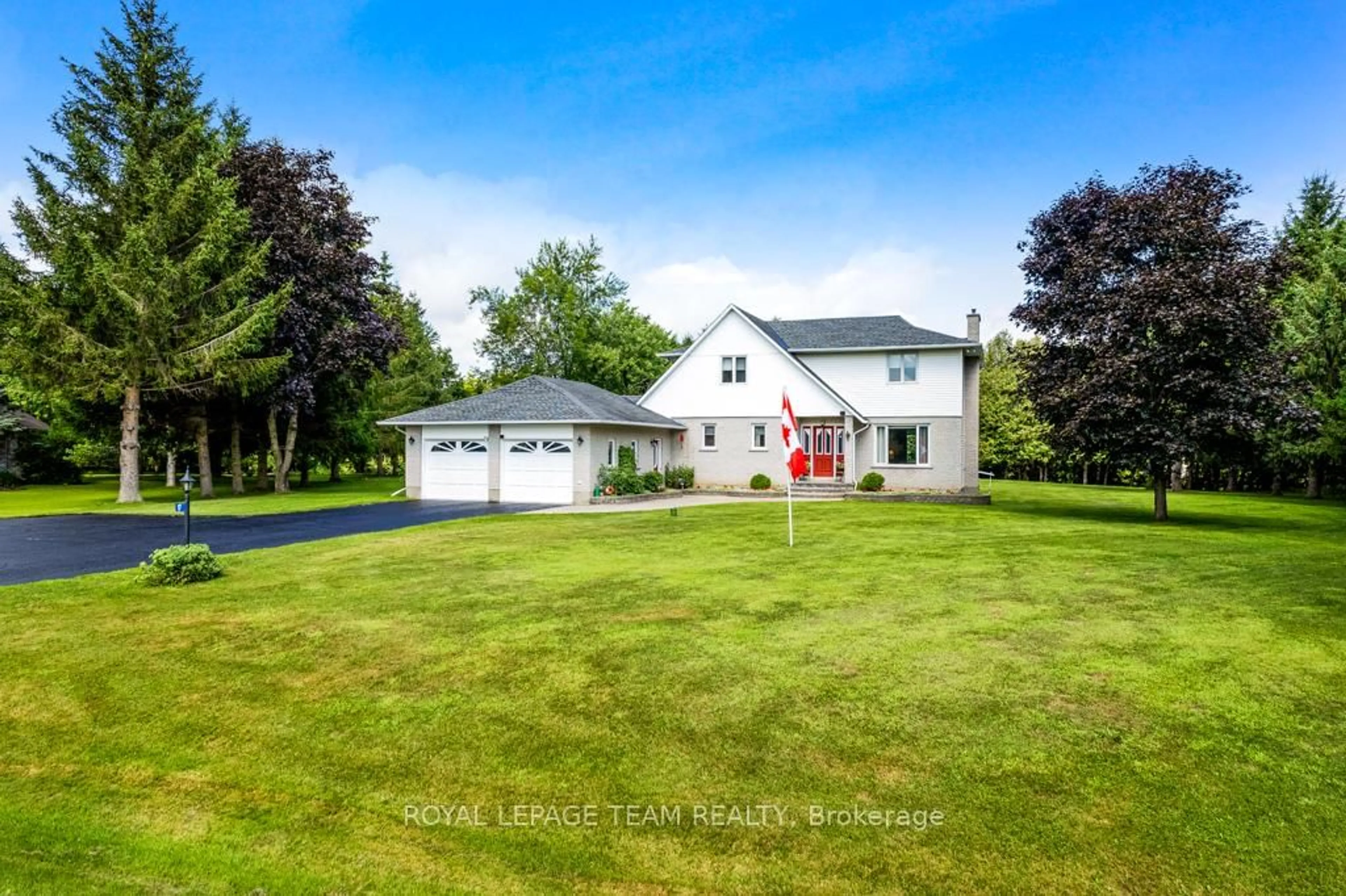 A pic from outside/outdoor area/front of a property/back of a property/a pic from drone, street for 17 MARIC Tr, North Grenville Ontario K0G 1J0
