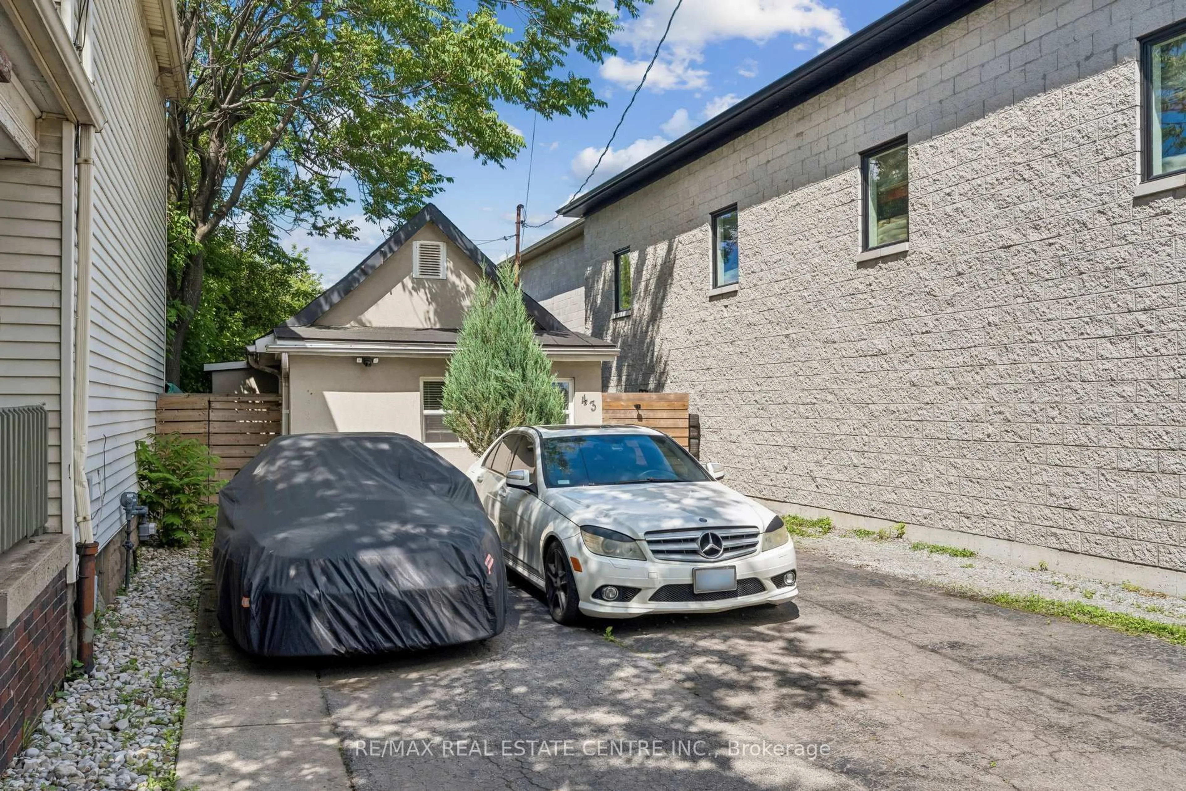 Unknown for 43 Whitfield Ave, Hamilton Ontario L8L 4B5