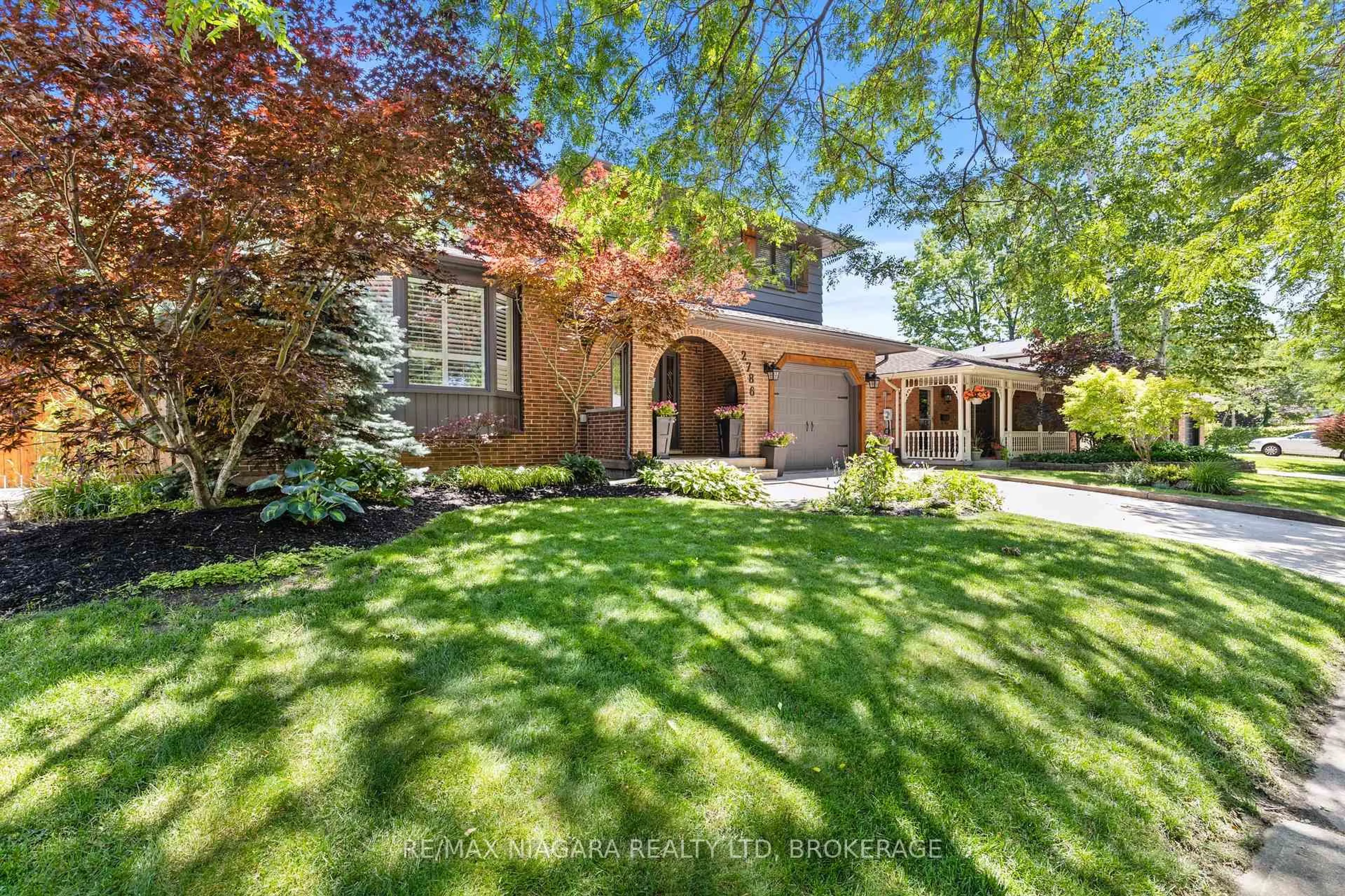 Home with brick exterior material, street for 2786 Lalemant Rd, Niagara Falls Ontario L2J 3Z4