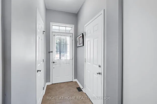 577 Ashbourne Cres, Ottawa 4