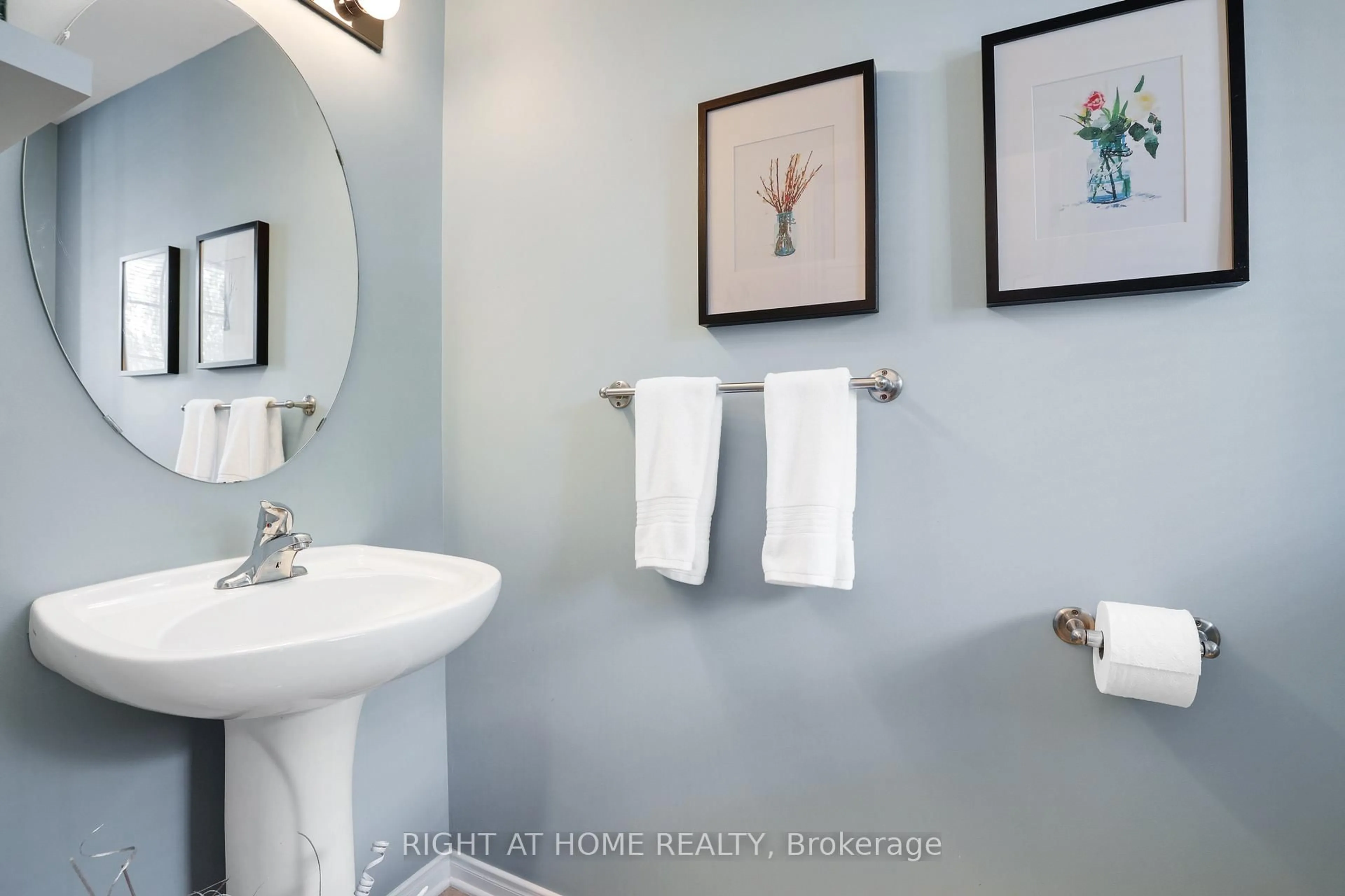 Contemporary bathroom, ceramic/tile floor for 577 Ashbourne Cres, Ottawa Ontario K2J 0P5