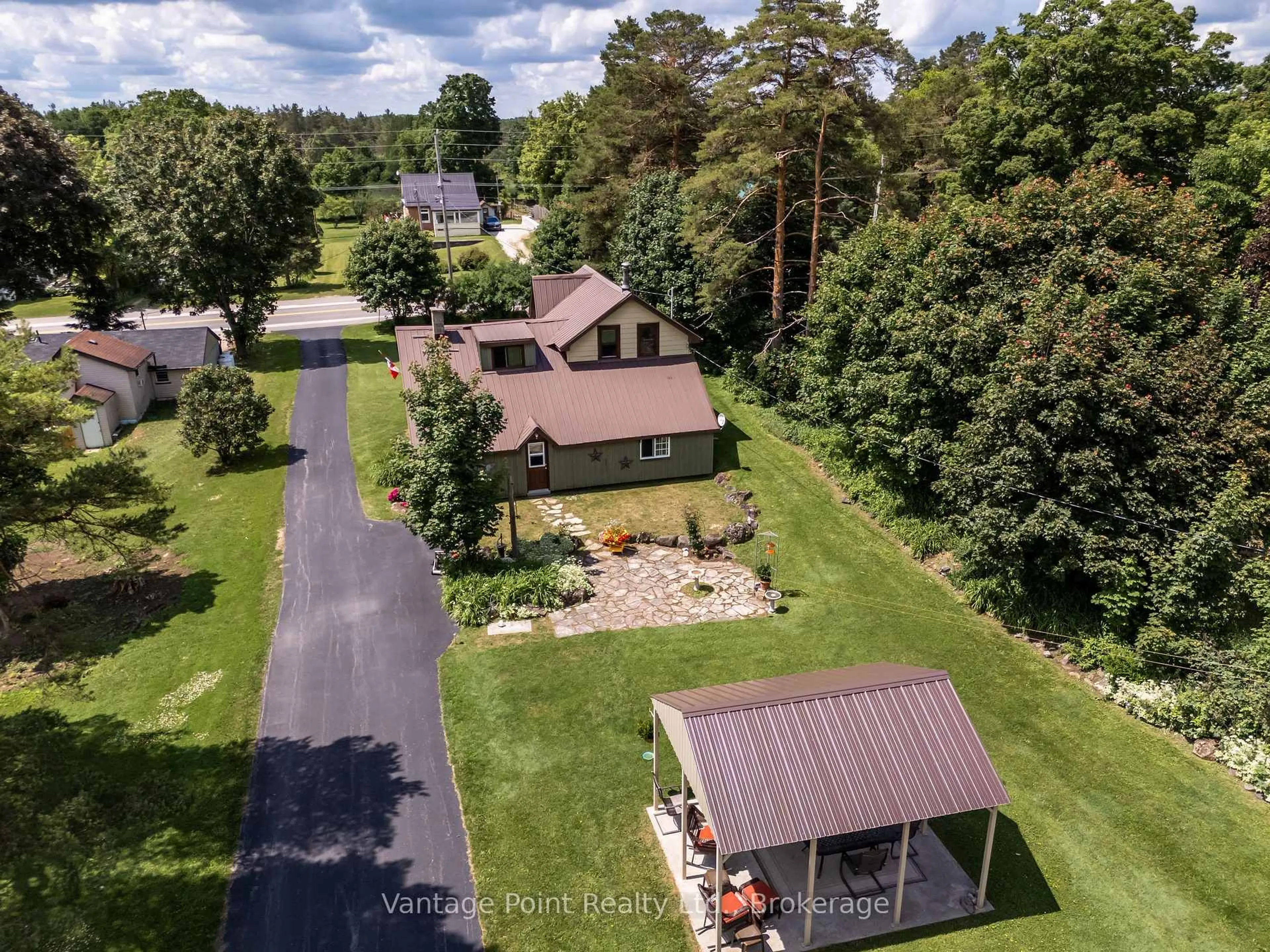 A pic from outside/outdoor area/front of a property/back of a property/a pic from drone, unknown for 776227 10 Highway, Chatsworth Ontario N0H 1C0