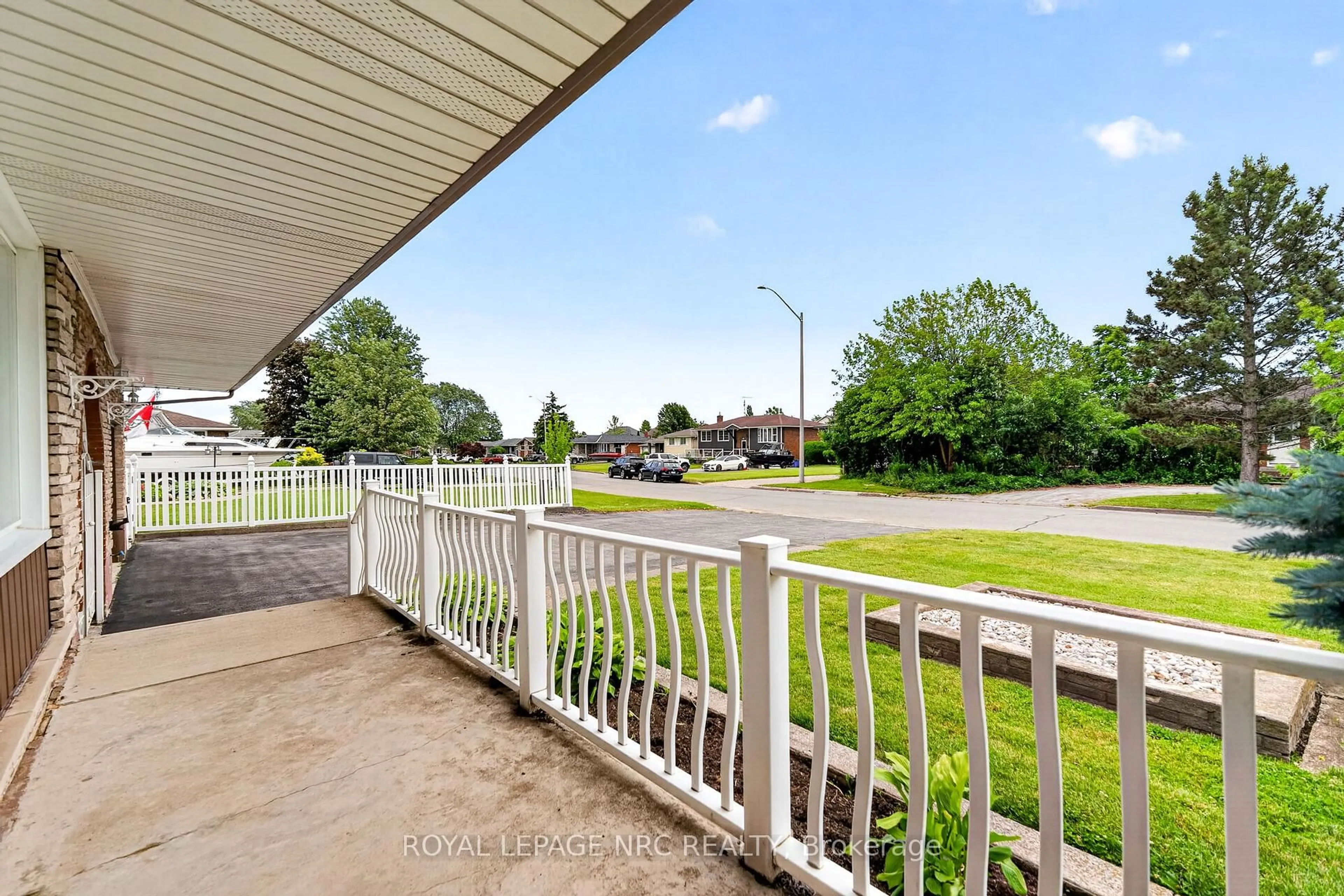 Patio, street for 69 Royal Rd, Port Colborne Ontario L3K 4B1