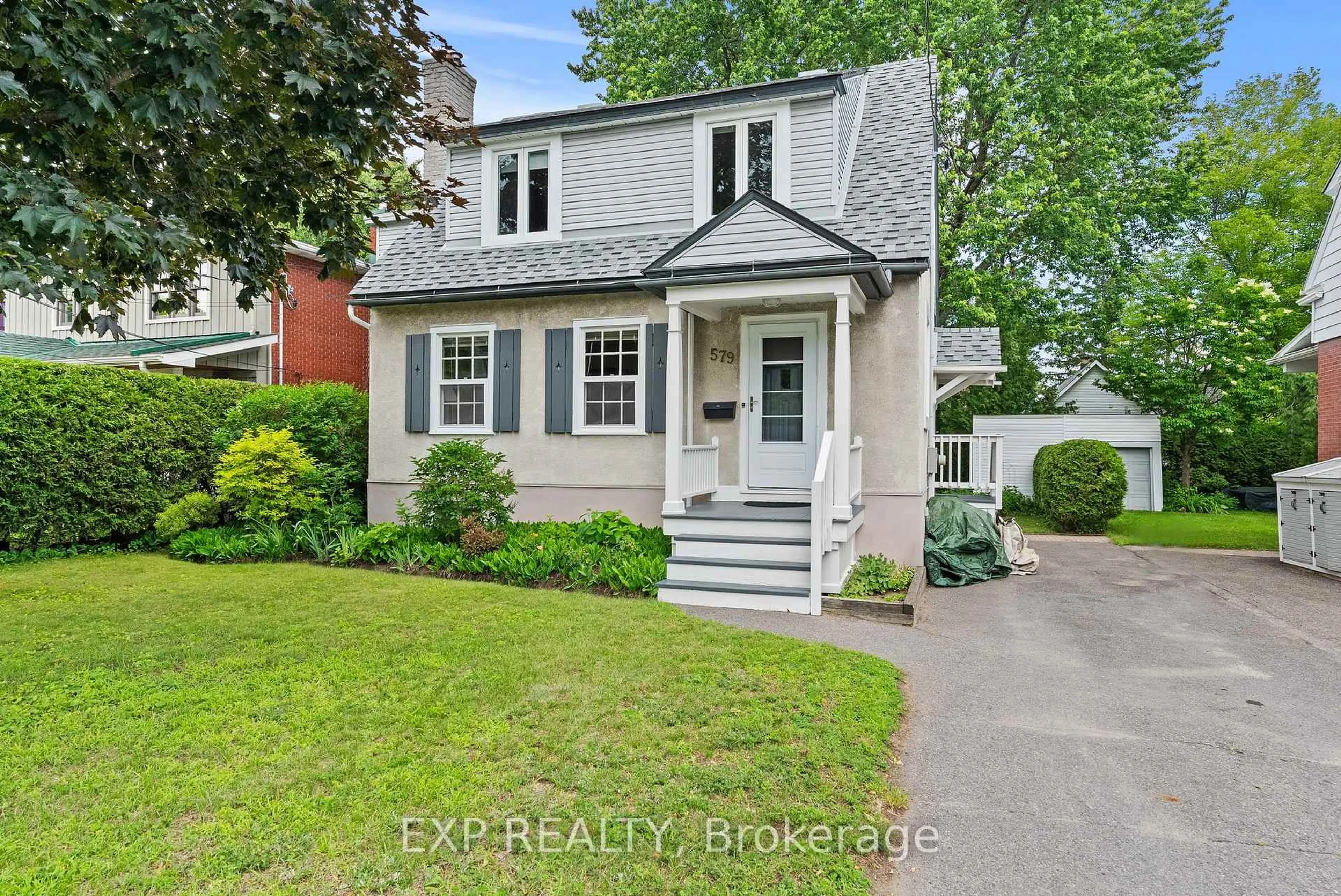 Home with vinyl exterior material, street for 579 Broadview Ave, Ottawa Ontario K2A 2L6