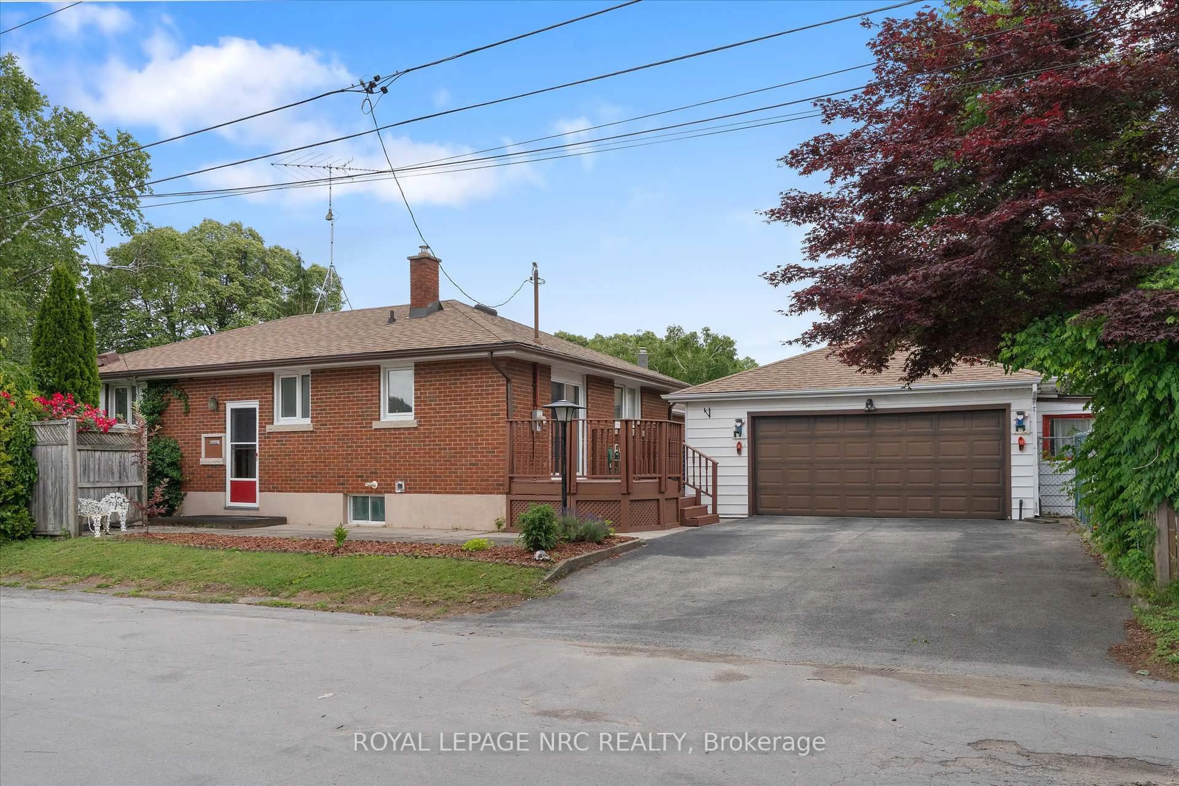 Home with brick exterior material, street for 6502 Brock St, Niagara Falls Ontario L2J 1W3
