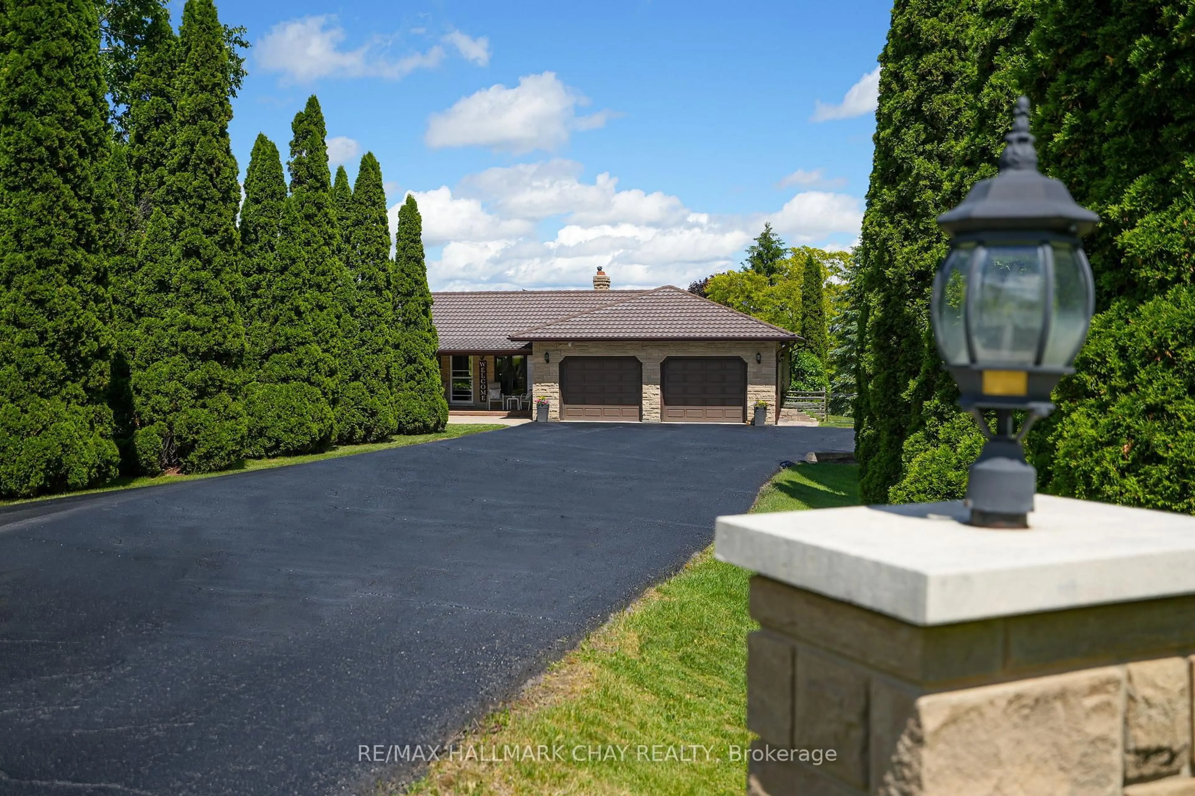 A pic from outside/outdoor area/front of a property/back of a property/a pic from drone, unknown for 877065 Fifth Line, Mulmur Ontario L9V 0K3