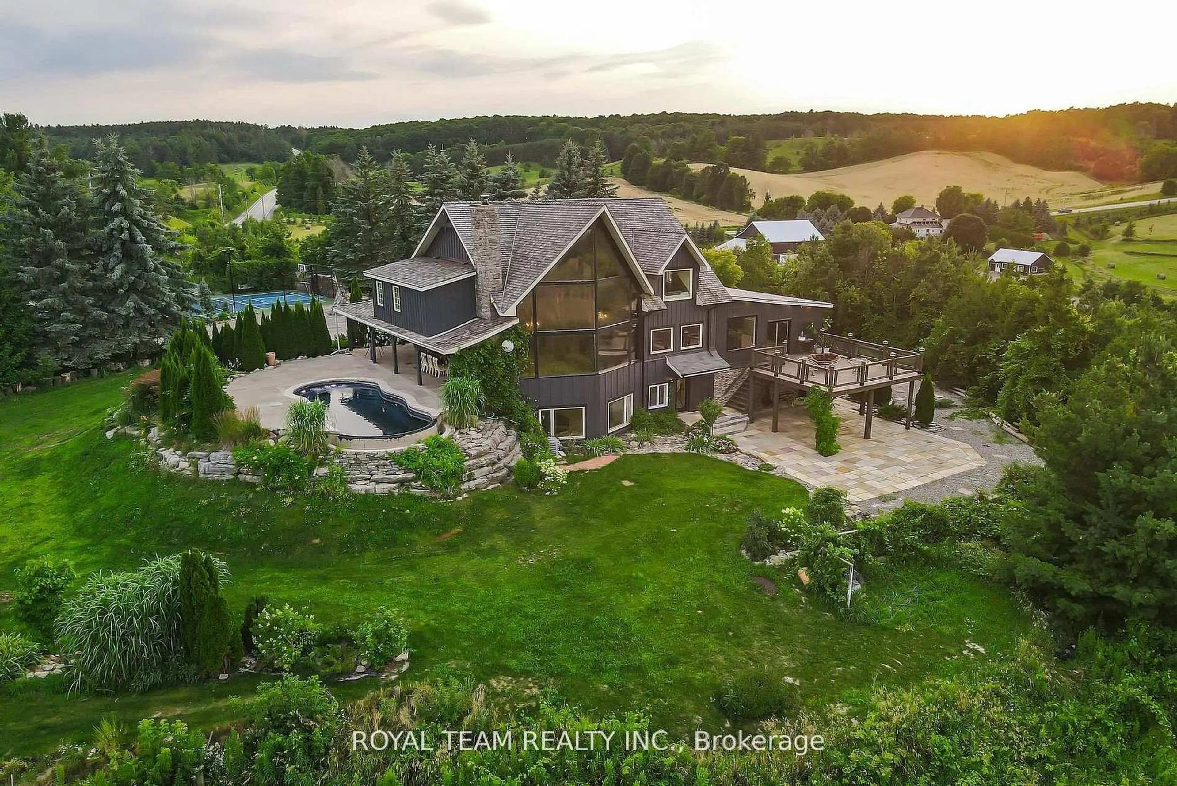 A pic from outside/outdoor area/front of a property/back of a property/a pic from drone, water/lake/river/ocean view for 388303 20th Sdrd, Mono Ontario L9W 6W1