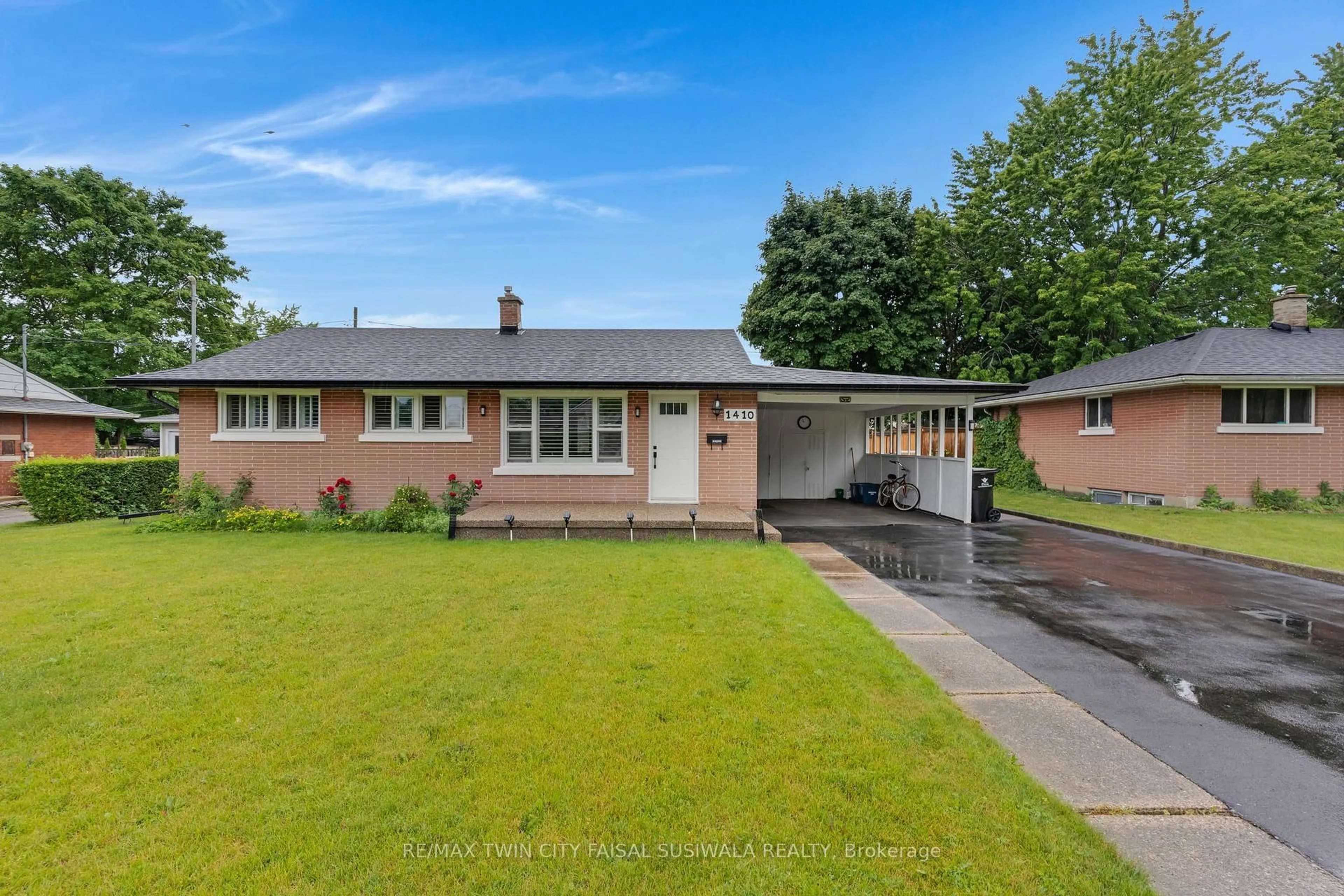 A pic from outside/outdoor area/front of a property/back of a property/a pic from drone, street for 1410 Eleanor Ave, Cambridge Ontario N3H 4N2