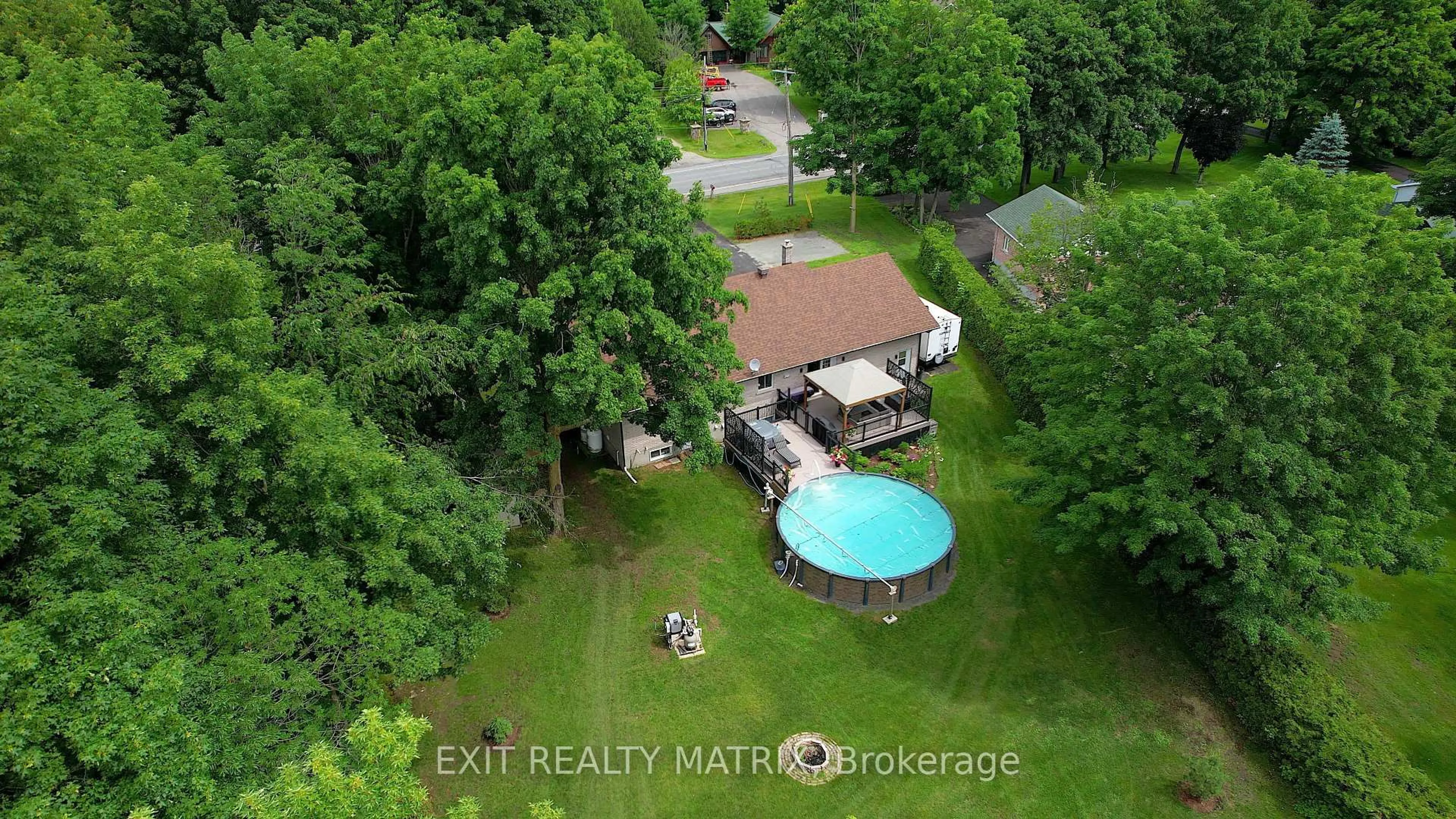 A pic from outside/outdoor area/front of a property/back of a property/a pic from drone, water/lake/river/ocean view for 2866 Front Rd, East Hawkesbury Ontario K6A 2R2