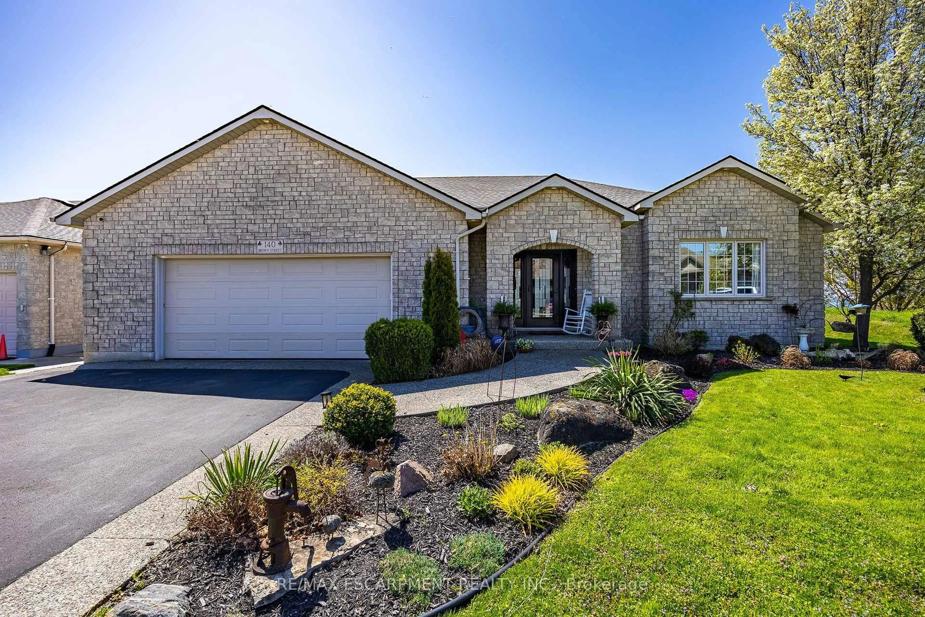Home with brick exterior material, street for 140 Brown St, Norfolk Ontario N0A 1N7