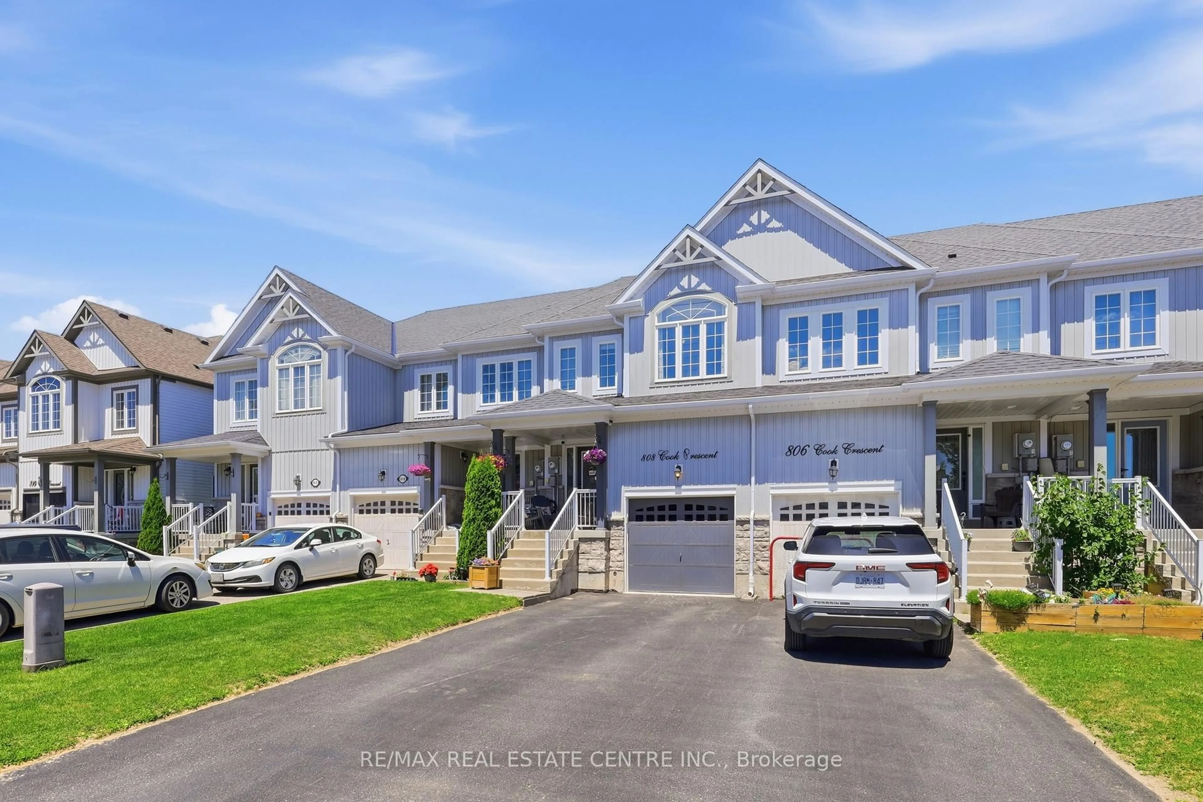A pic from outside/outdoor area/front of a property/back of a property/a pic from drone, street for 808 Cook Cres, Shelburne Ontario L9V 3V3