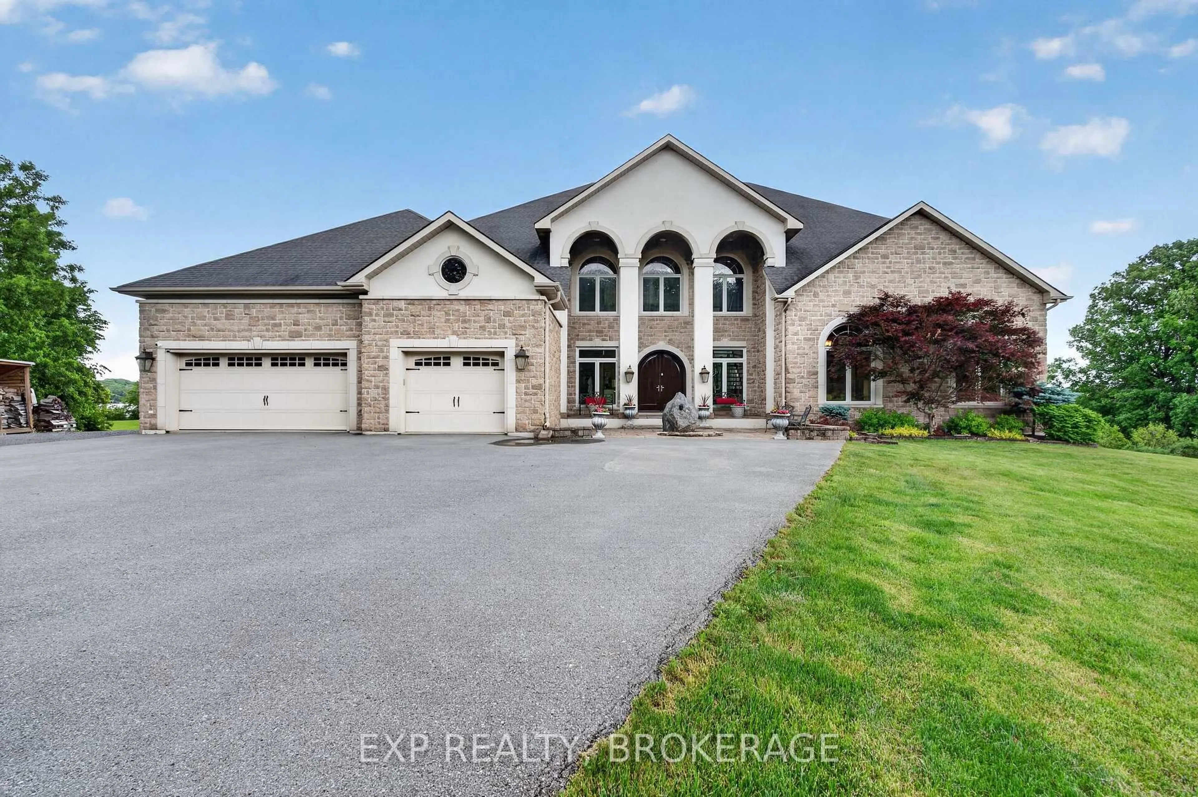 A pic from outside/outdoor area/front of a property/back of a property/a pic from drone, unknown for 1190 BYRNE POINT Rd, Gananoque Ontario K7G 2V6