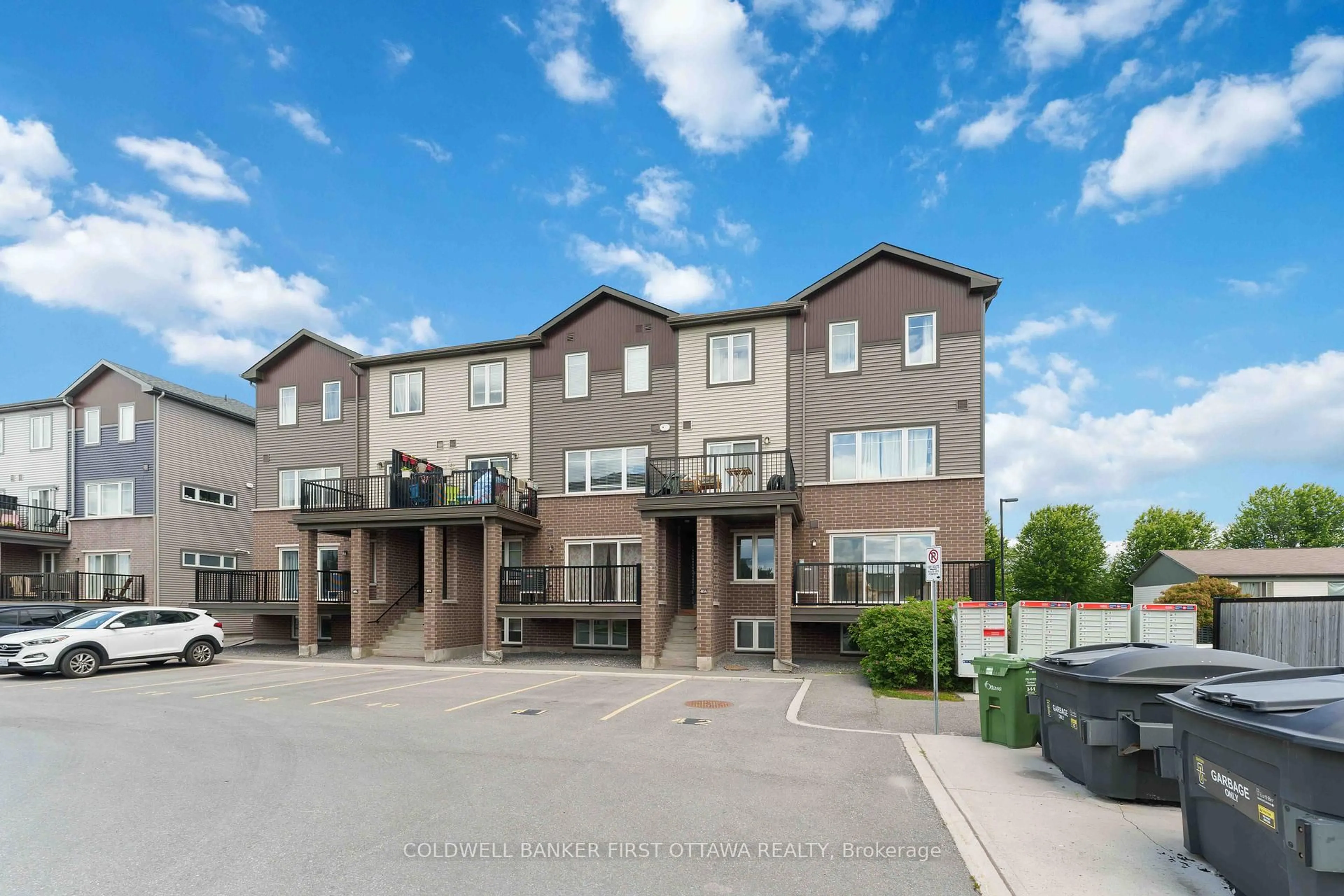 A pic from outside/outdoor area/front of a property/back of a property/a pic from drone, unknown for 415A Eldorado Private #16, Ottawa Ontario K2K 0N9