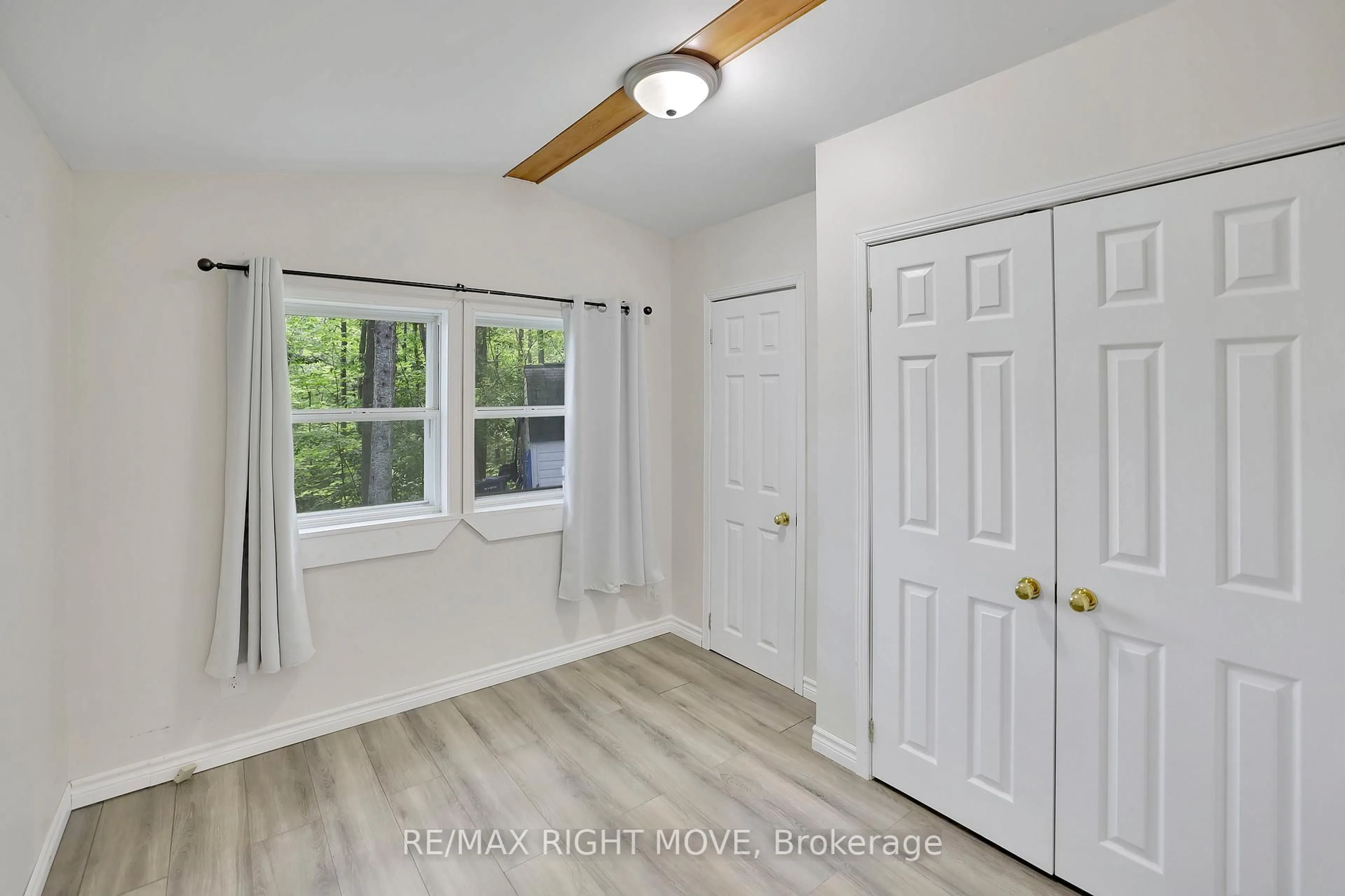 Indoor entryway for 1007 Racoon Rd #94, Gravenhurst Ontario P1P 0C5