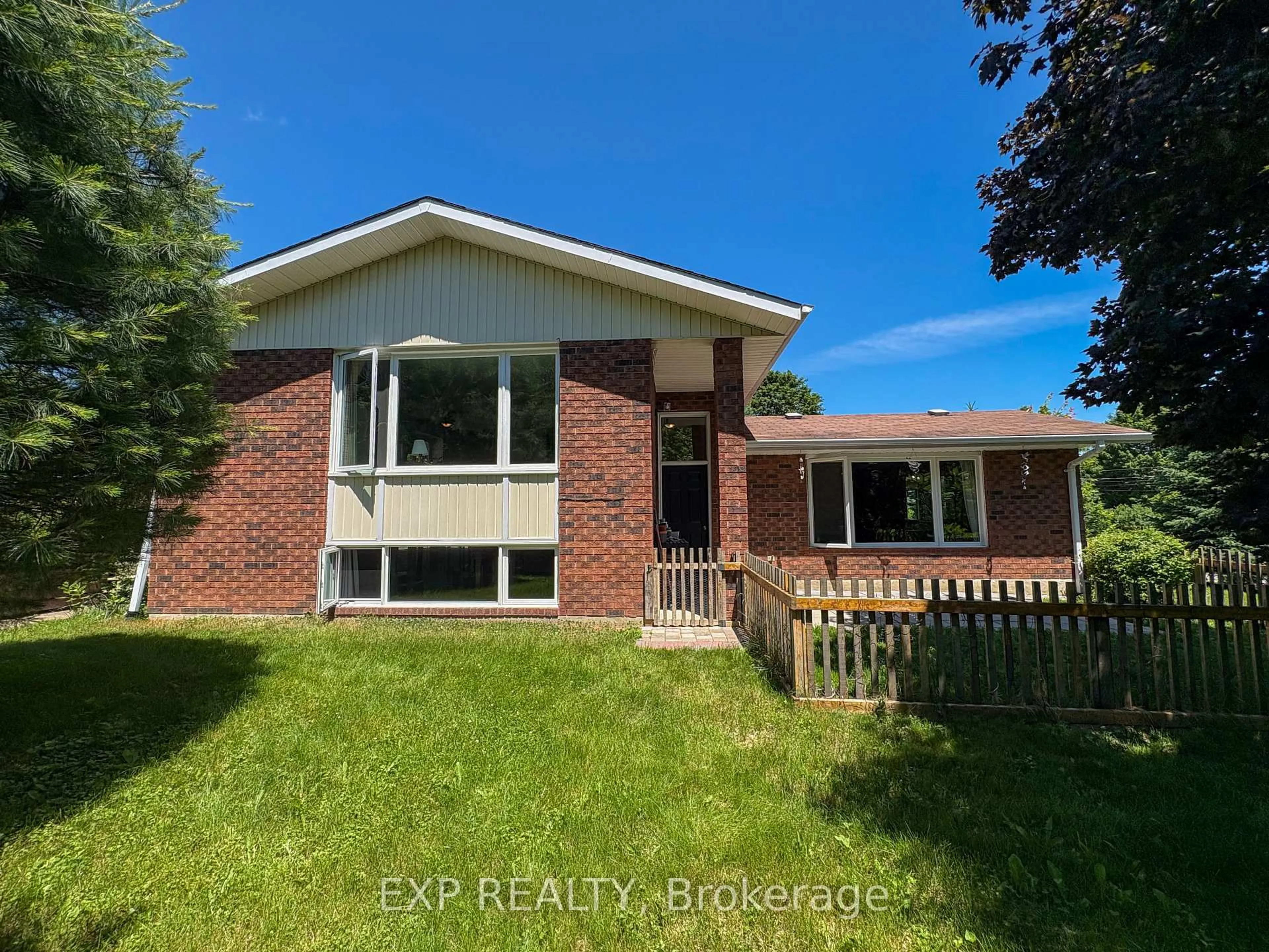 A pic from outside/outdoor area/front of a property/back of a property/a pic from drone, unknown for 500 Maloney Rd, Renfrew Ontario K7V 3Z8