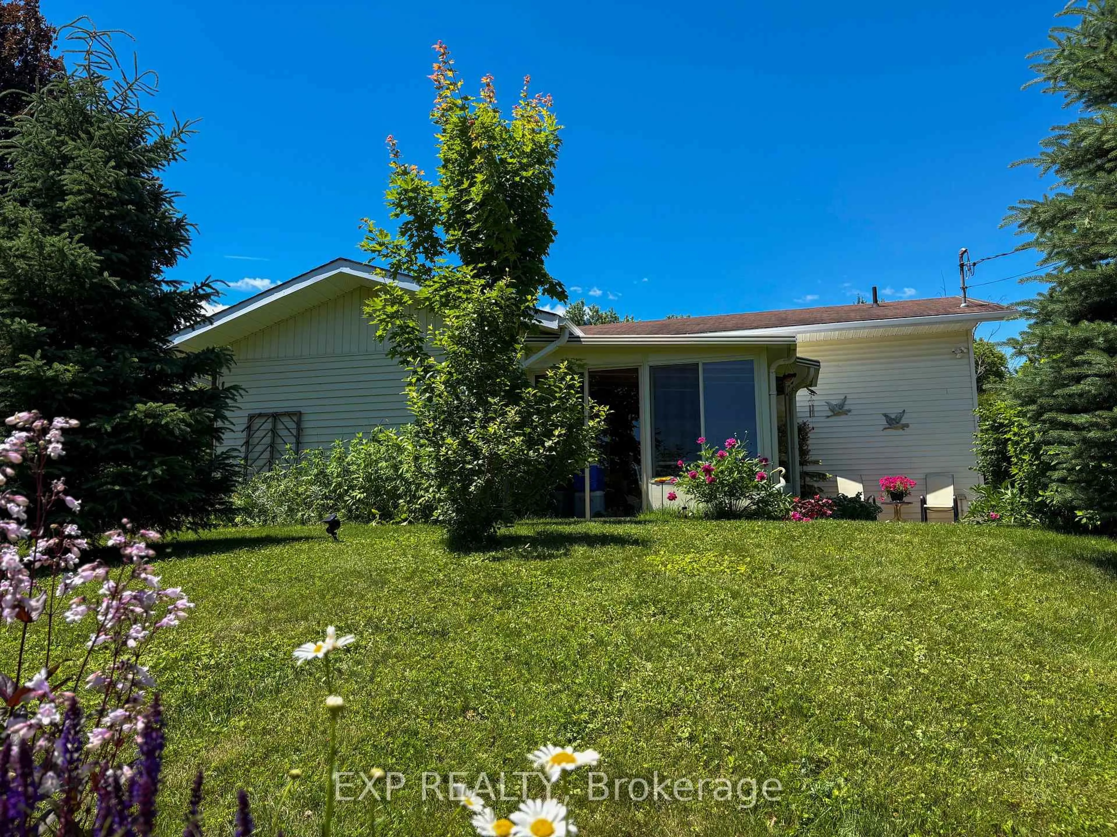 A pic from outside/outdoor area/front of a property/back of a property/a pic from drone, street for 500 Maloney Rd, Renfrew Ontario K7V 3Z8