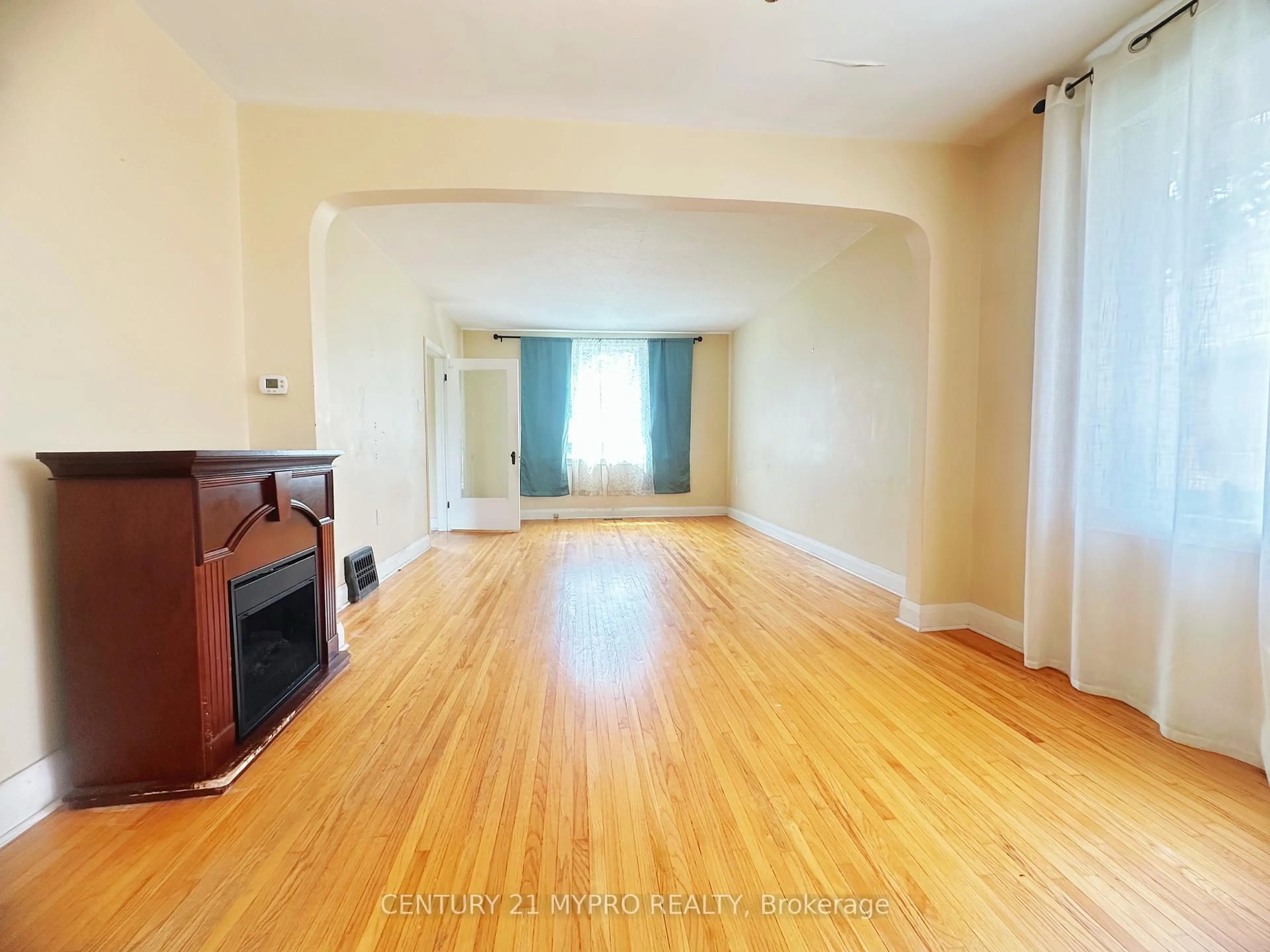 A pic of a room for 170 Morrow St, Peterborough Ontario K9J 1X5
